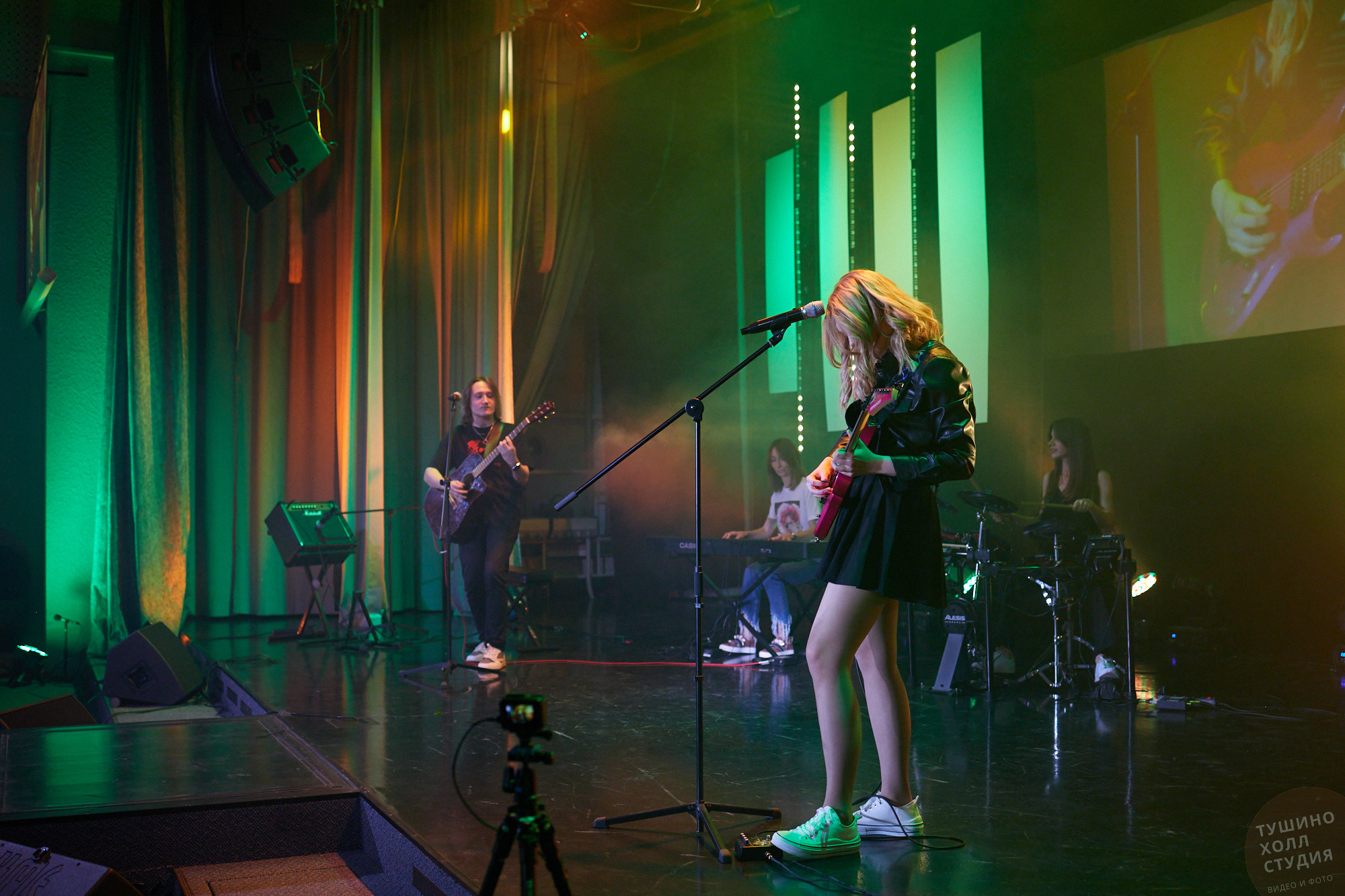 Laslo Dolinski Studio. Концерт в «Тушино Холл». Фотографъ Сергѣевъ. Поймать мгновеніе