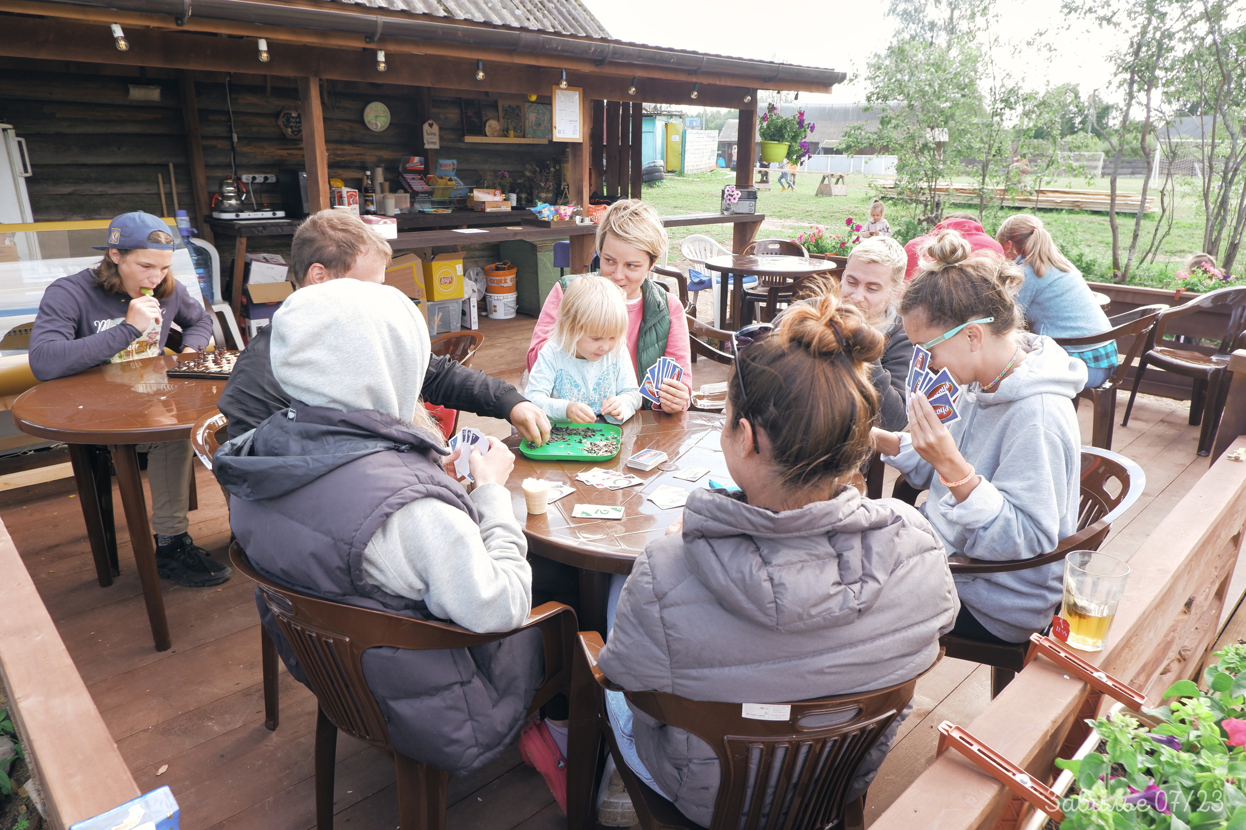Сарай бар. Фотографъ Сергѣевъ. Поймать мгновеніе