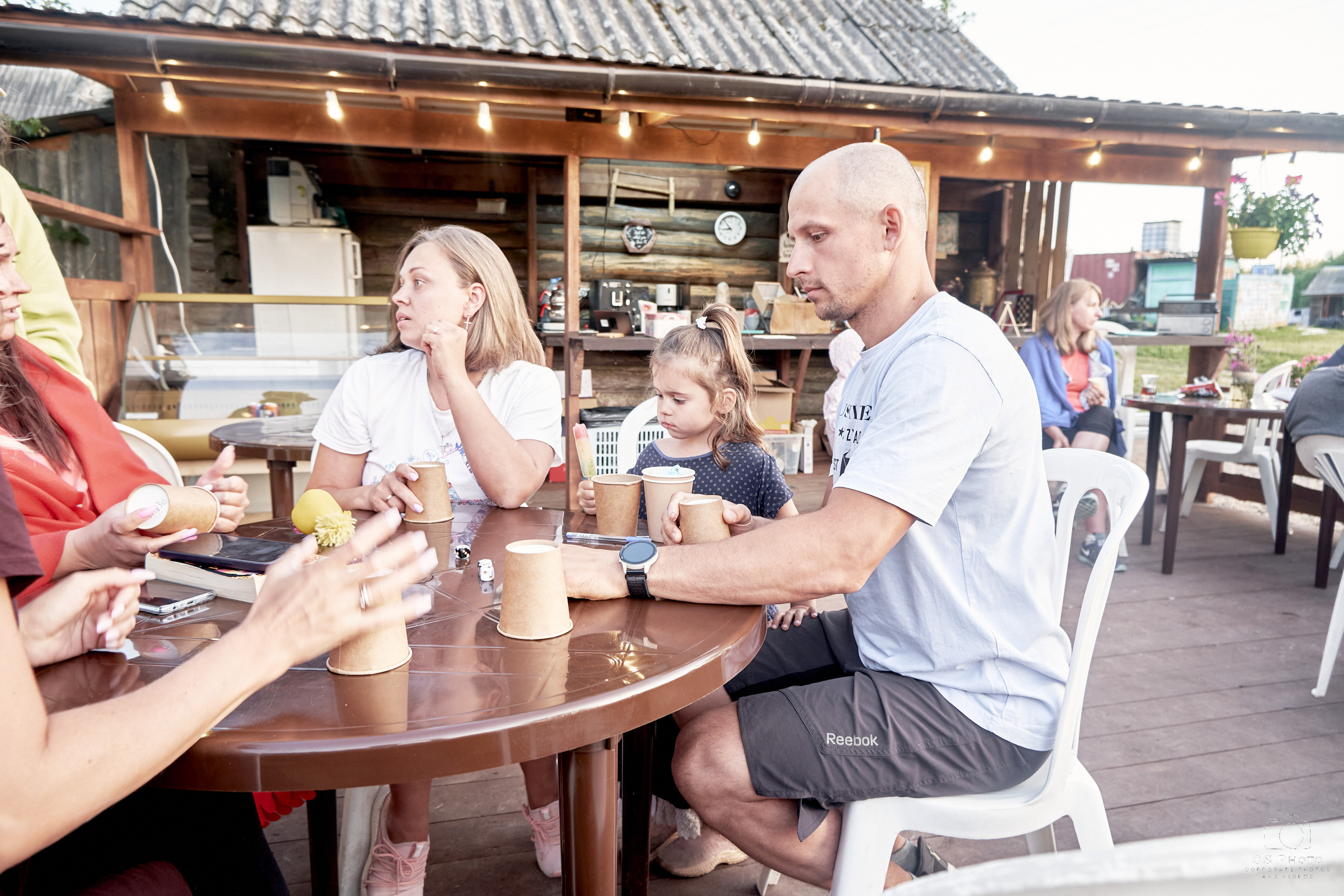 Сарай бар. Фотографъ Сергѣевъ. Поймать мгновеніе