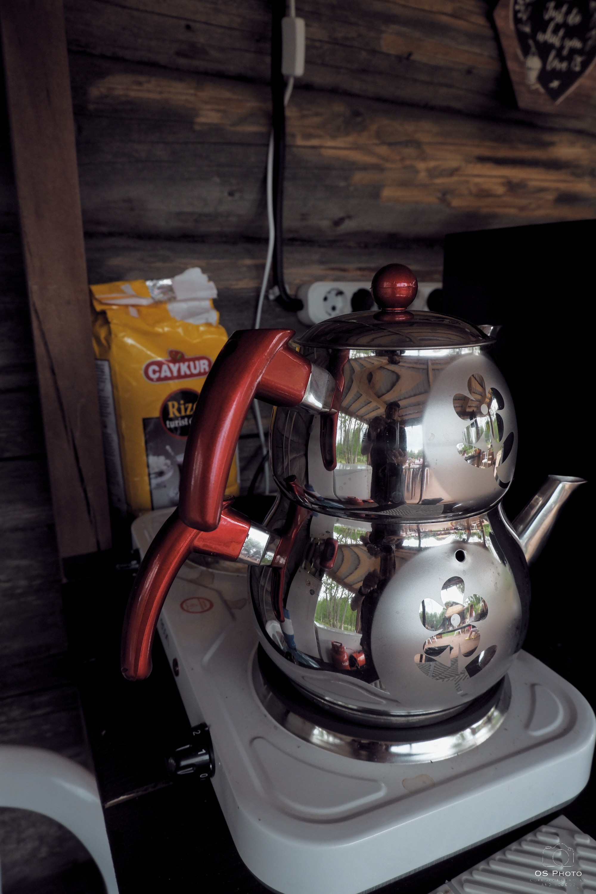 Сарай бар. Фотографъ Сергѣевъ. Поймать мгновеніе