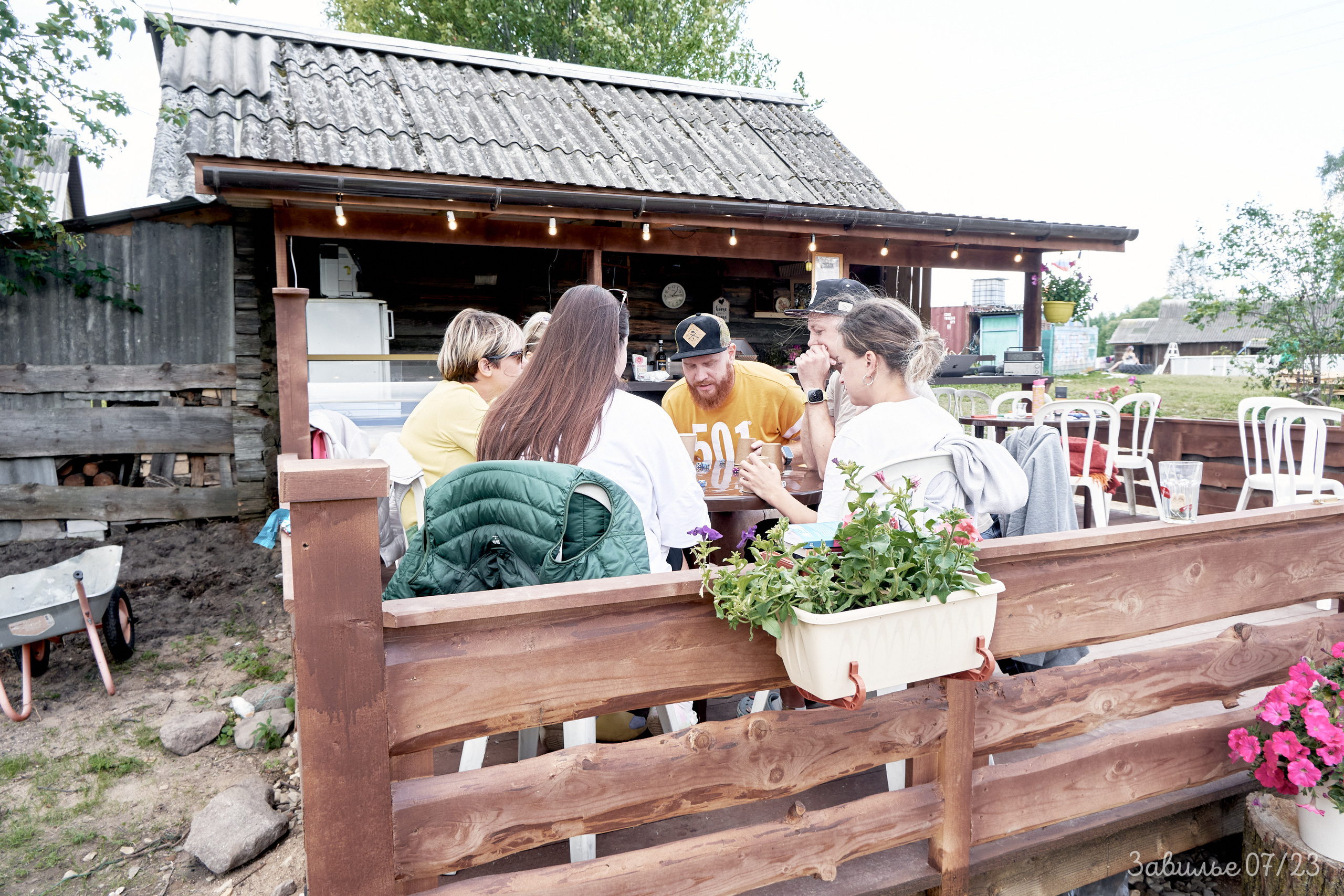 Сарай бар. Фотографъ Сергѣевъ. Поймать мгновеніе