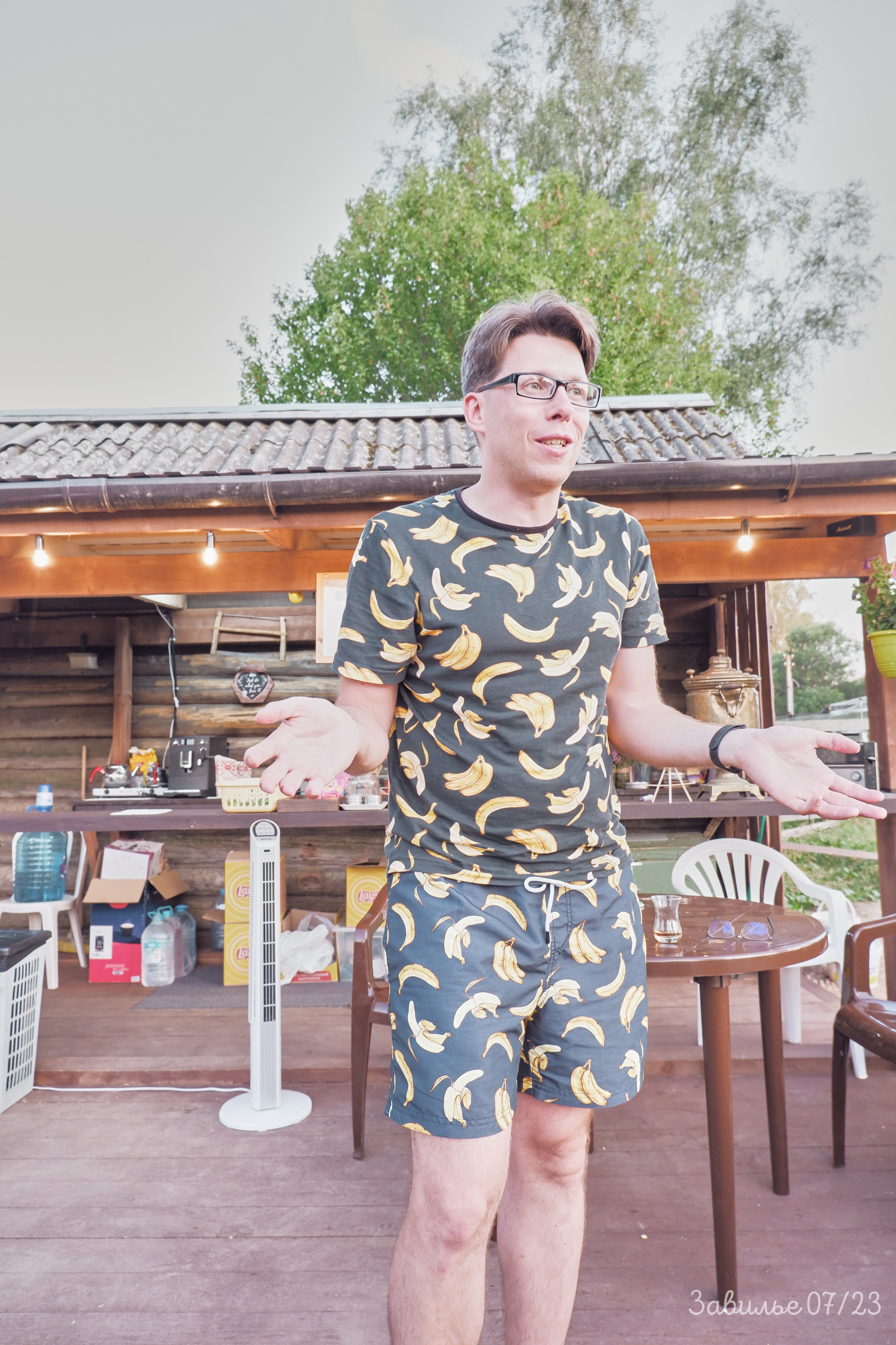 Сарай бар. Фотографъ Сергѣевъ. Поймать мгновеніе