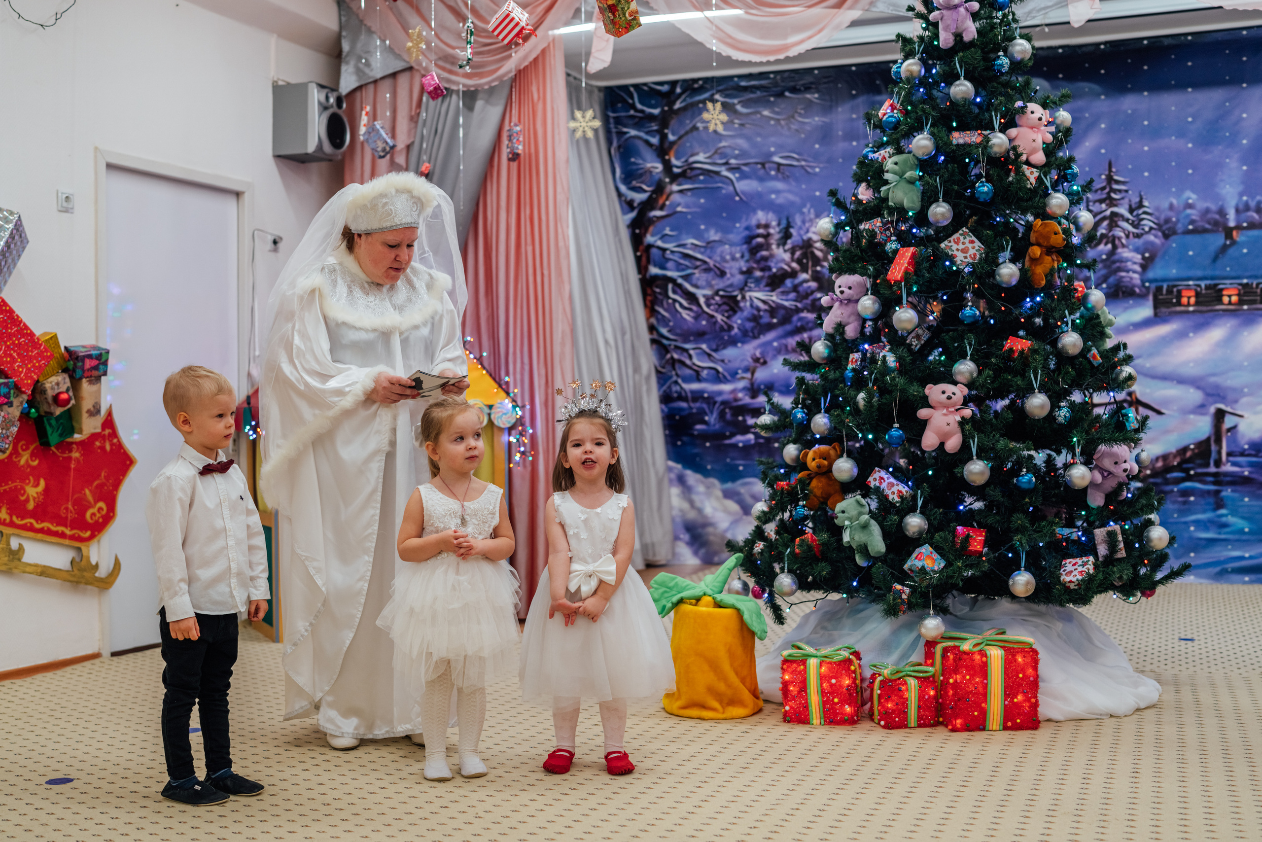 Первые утренники Мими. Профессиональный детский и семейный фотограф в Москве Диля Грошева