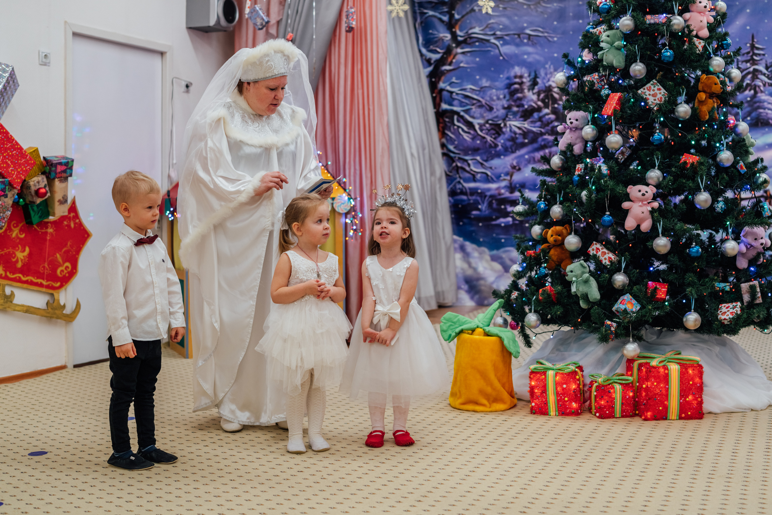 Первые утренники Мими. Профессиональный детский и семейный фотограф в Москве Диля Грошева