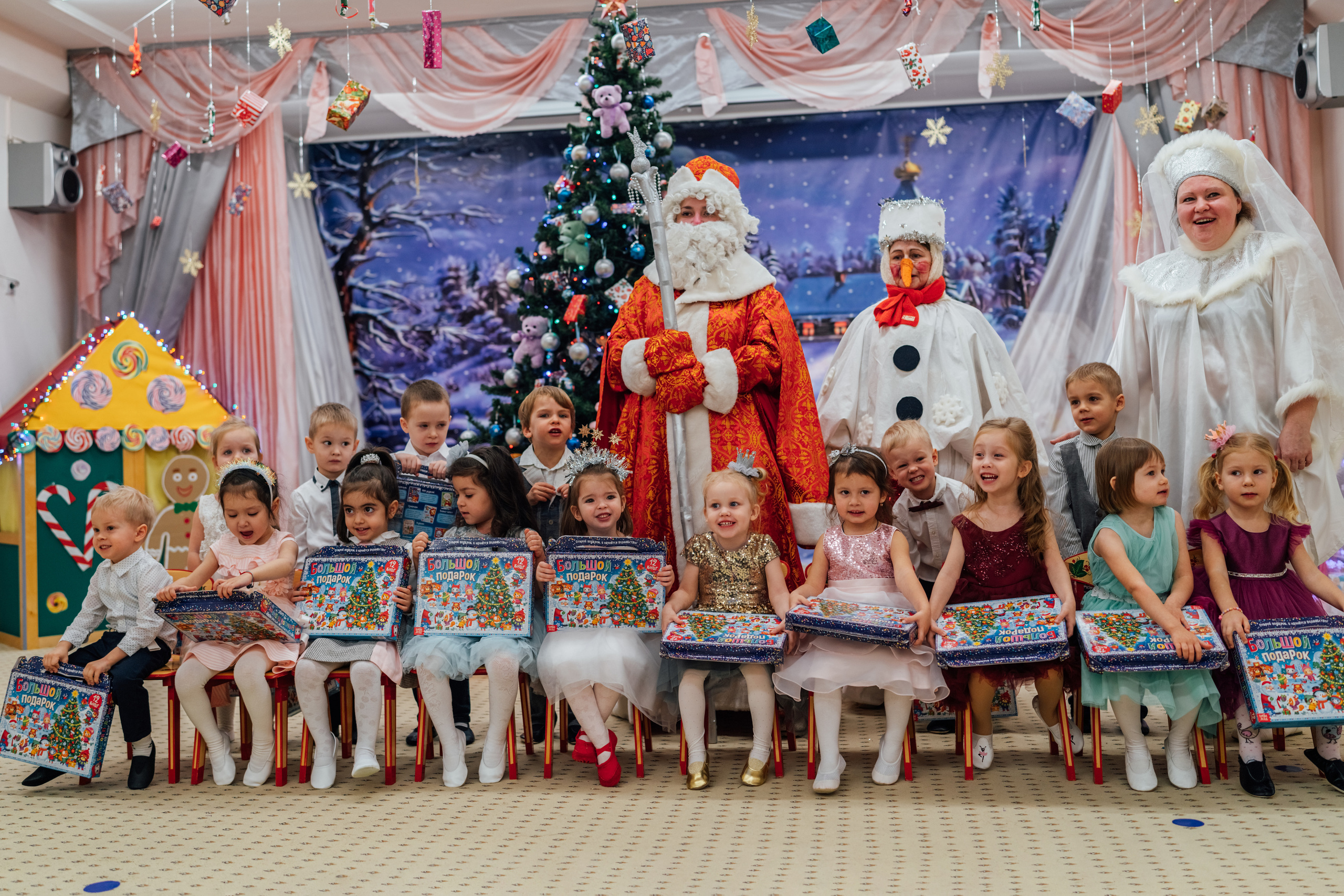 Первые утренники Мими. Профессиональный детский и семейный фотограф в Москве Диля Грошева