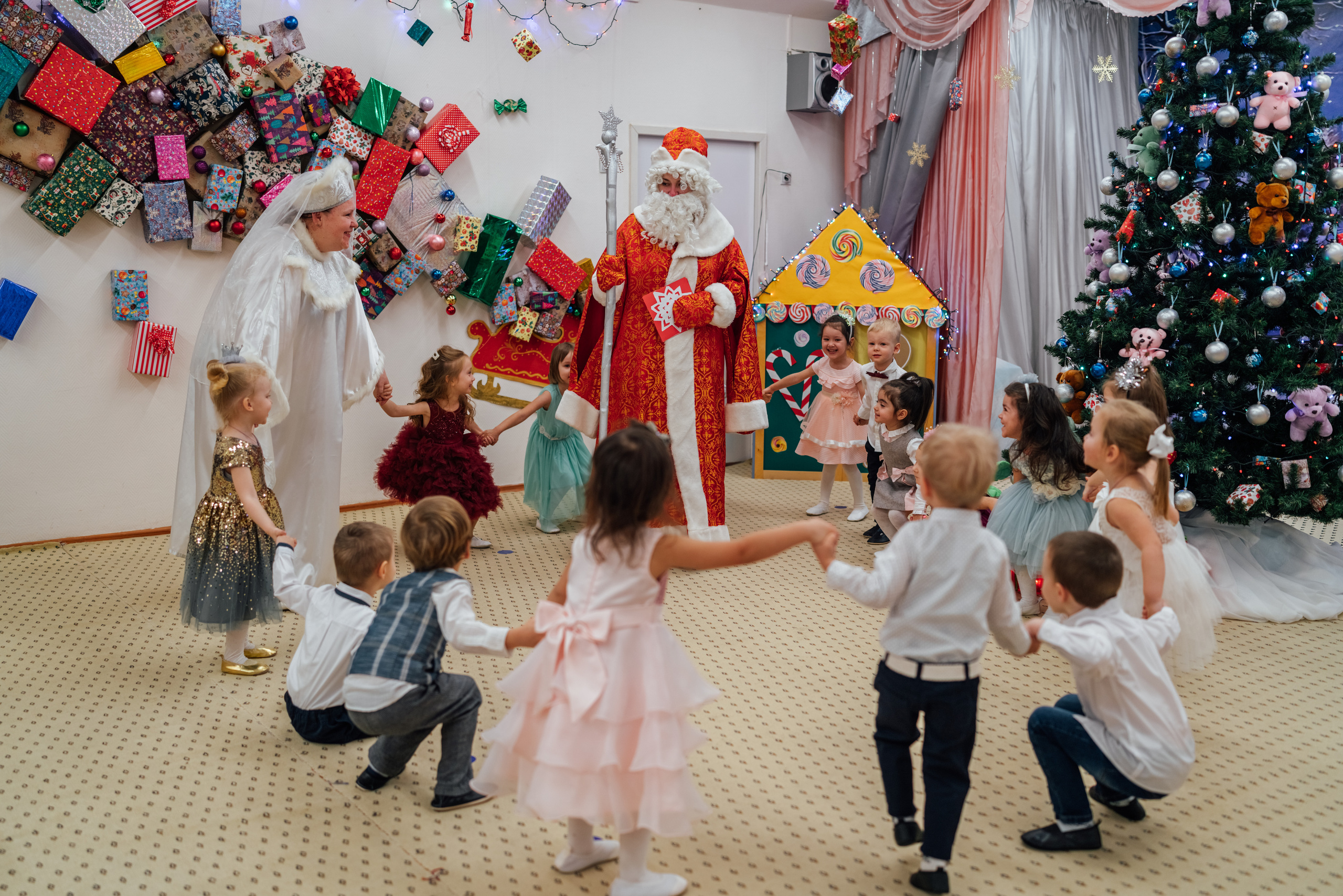 Первые утренники Мими. Профессиональный детский и семейный фотограф в Москве Диля Грошева