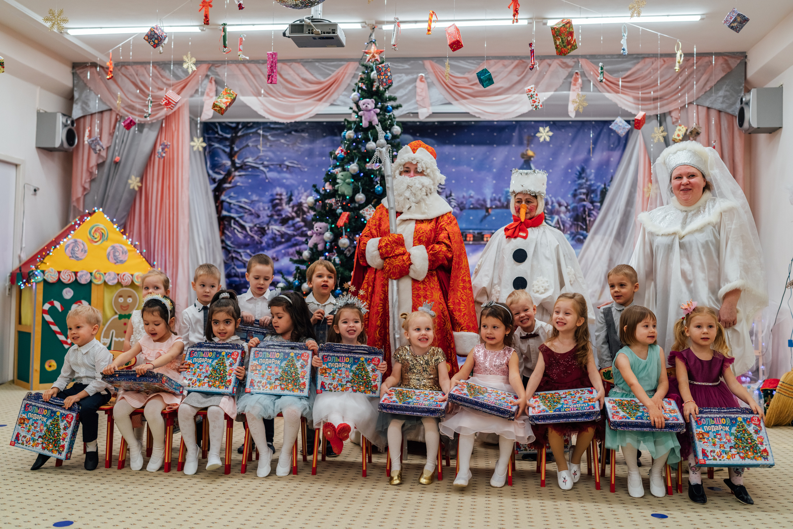Первые утренники Мими. Профессиональный детский и семейный фотограф в Москве Диля Грошева