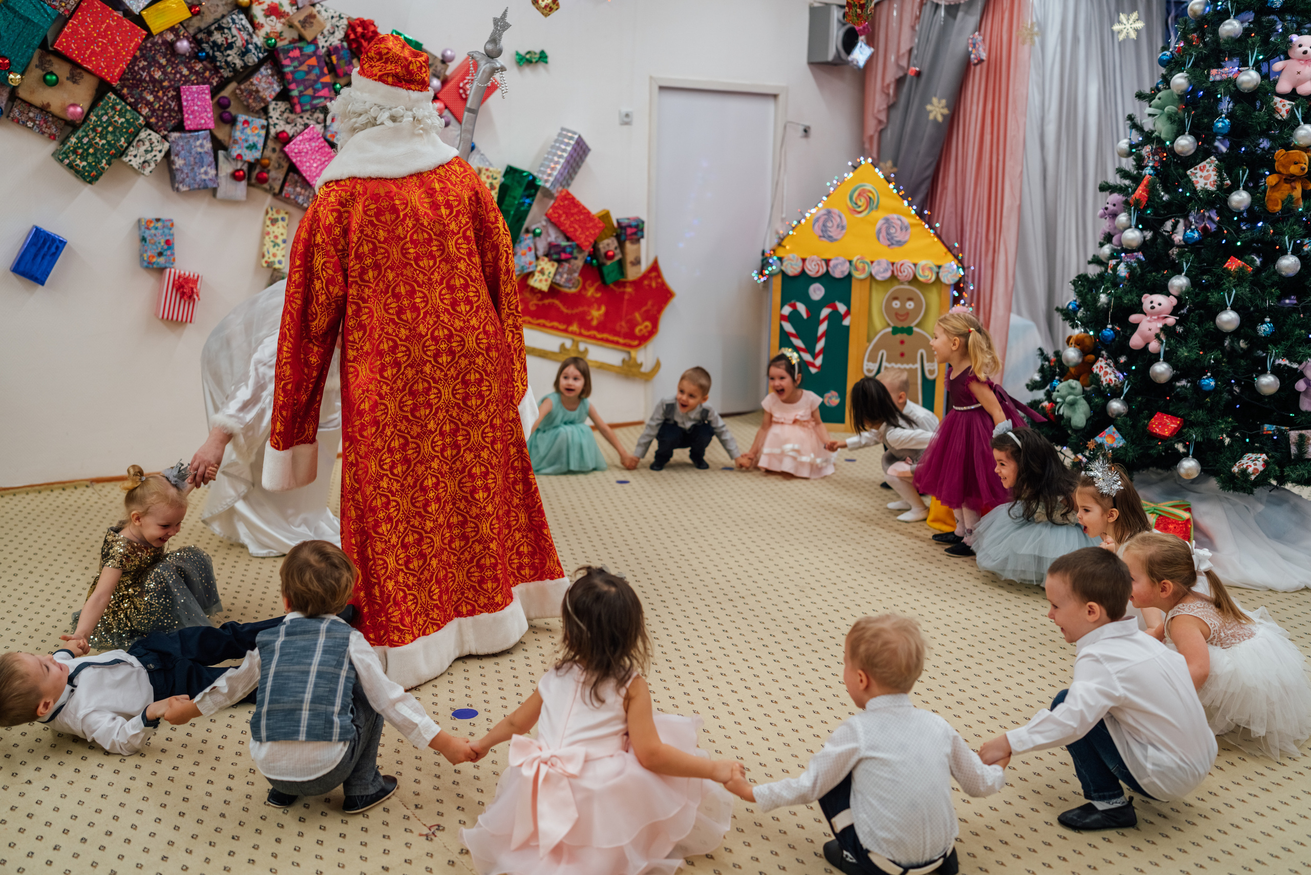 Первые утренники Мими. Профессиональный детский и семейный фотограф в Москве Диля Грошева