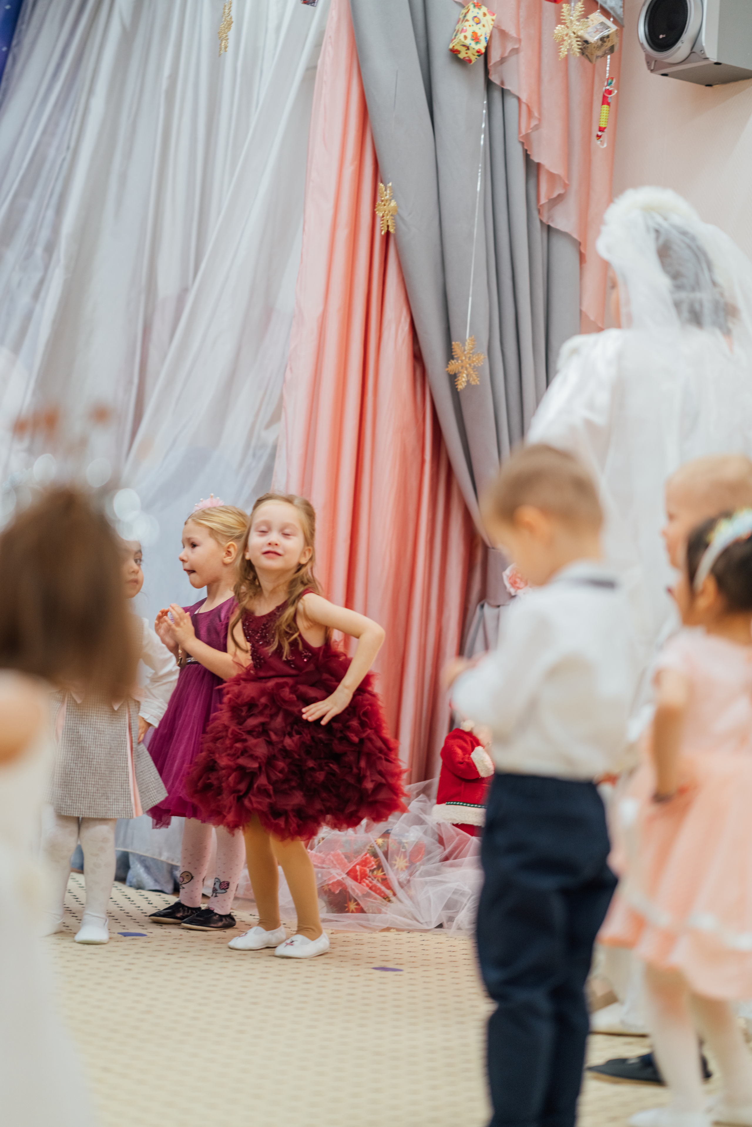 Первые утренники Мими. Профессиональный детский и семейный фотограф в Москве Диля Грошева