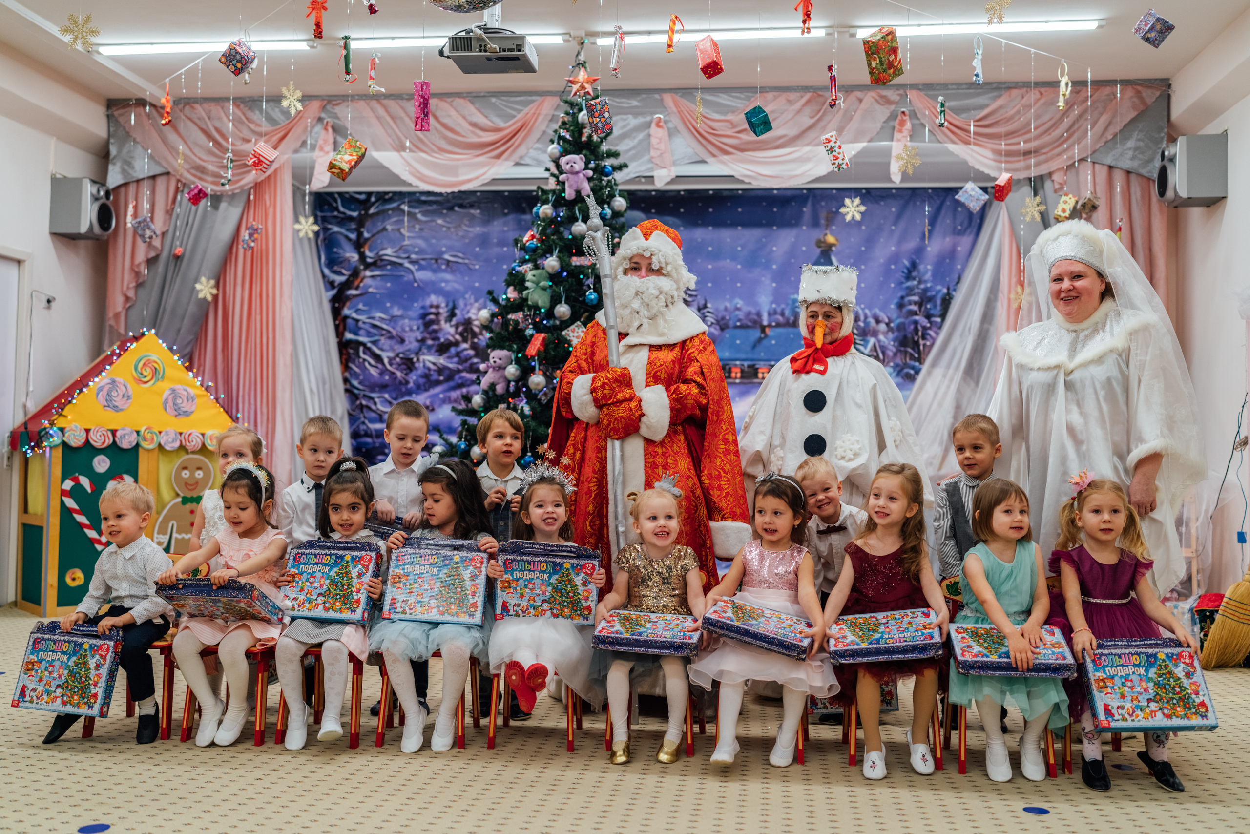 Первые утренники Мими. Профессиональный детский и семейный фотограф в Москве Диля Грошева