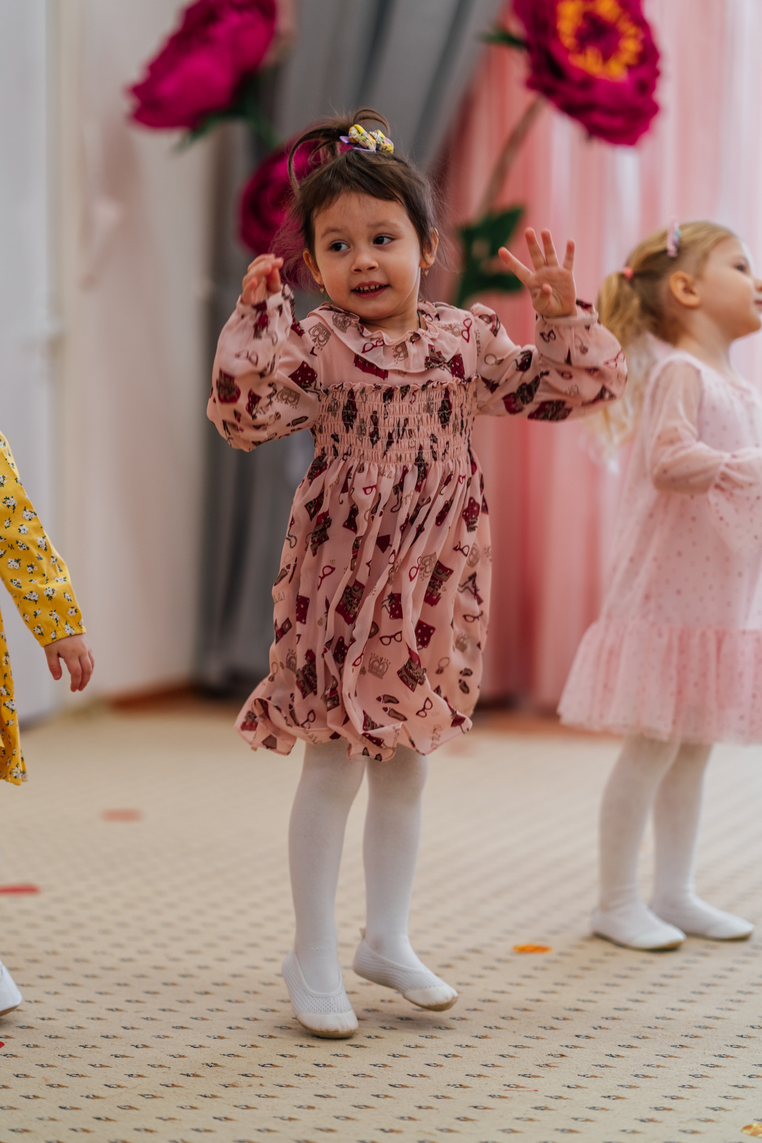 Первые утренники Мими. Профессиональный детский и семейный фотограф в Москве Диля Грошева