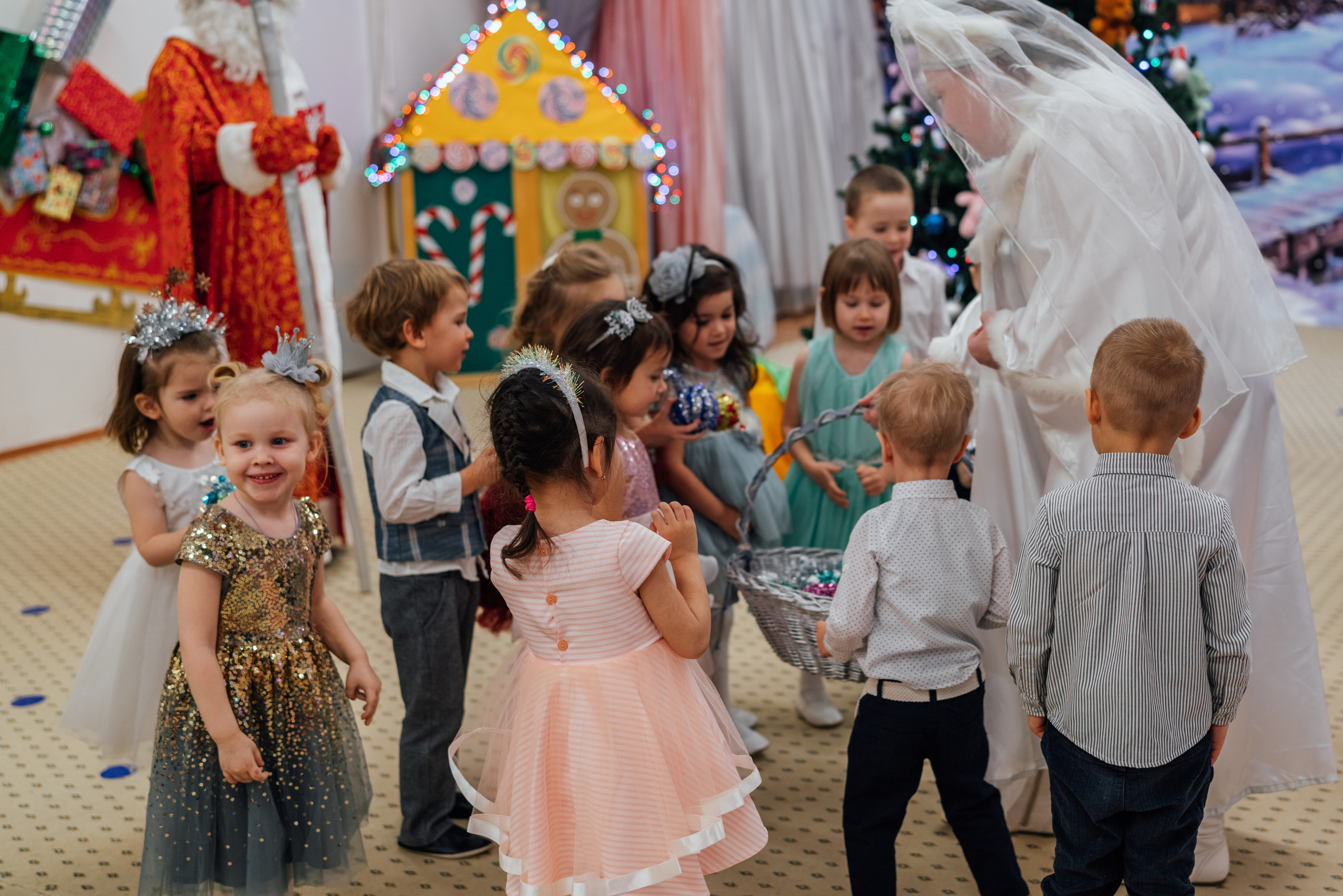 Первые утренники Мими. Профессиональный детский и семейный фотограф в Москве Диля Грошева