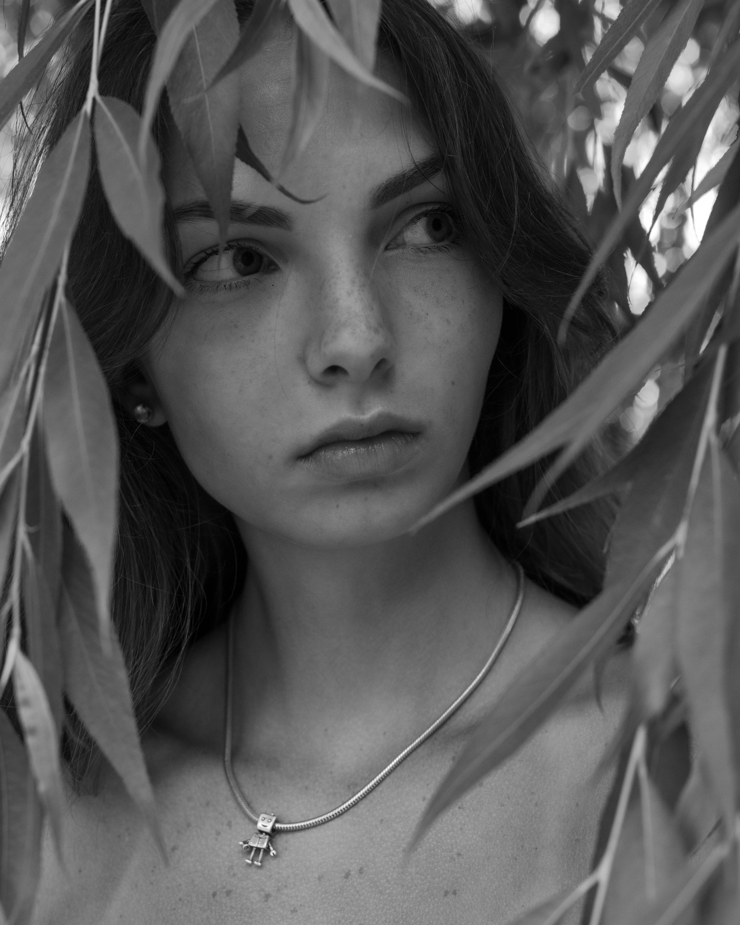 Аня. Женский фотограф. Создатель украшений ручной работы. Модель