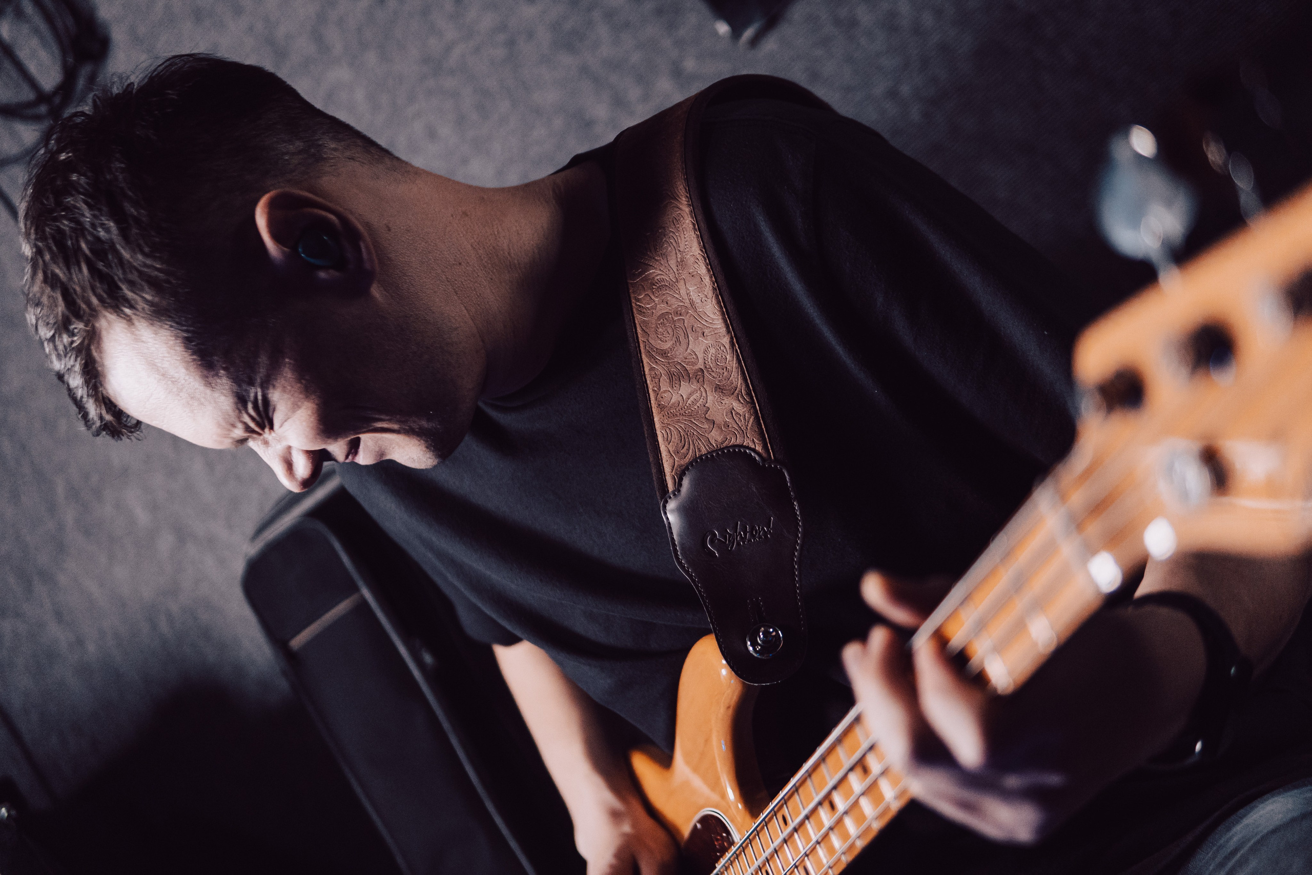 Фотографии репетиции рок группы