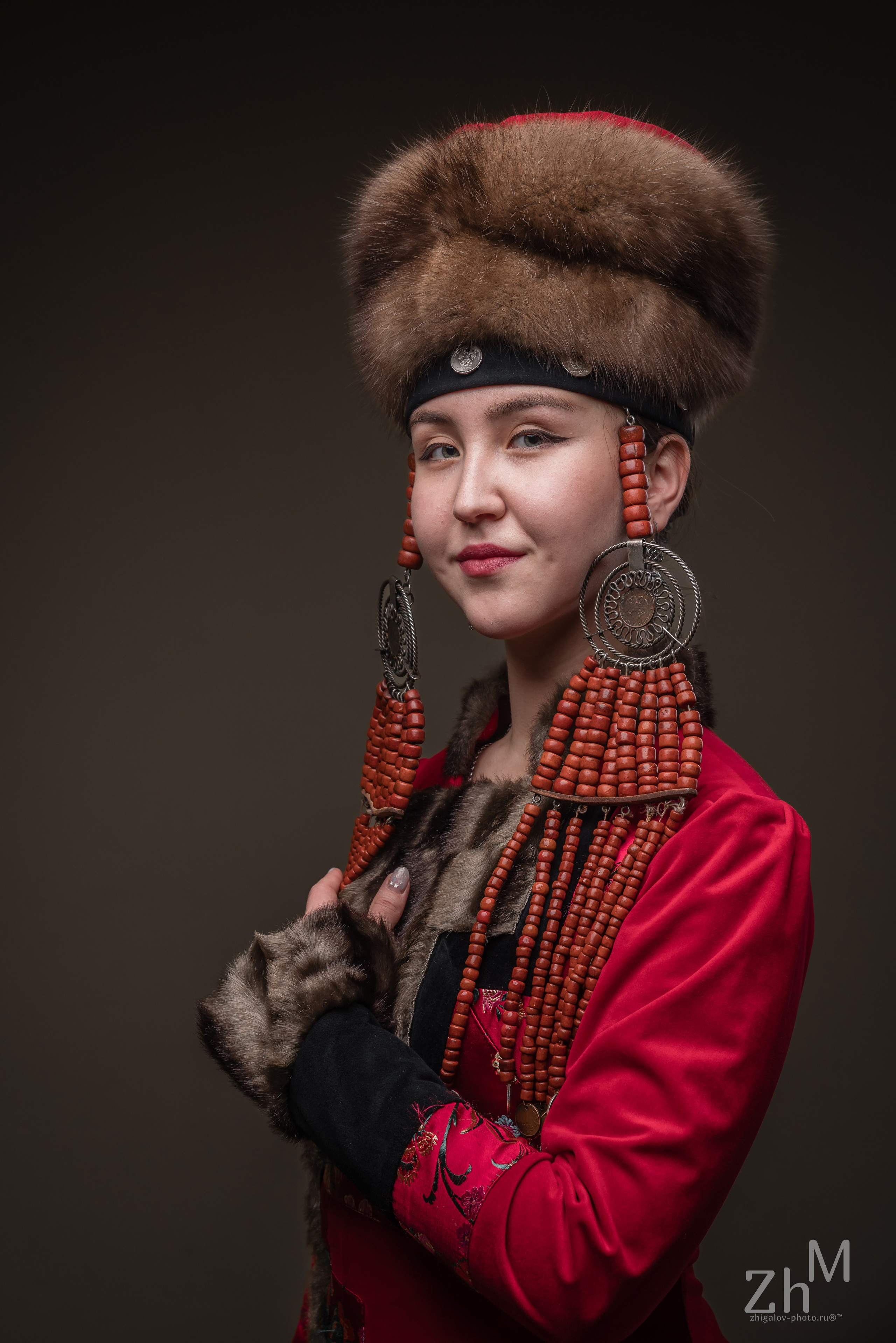 Съёмка в бурятских национальных костюмах. Семейный и свадебный фотограф в Иркутске Максим Жигалов