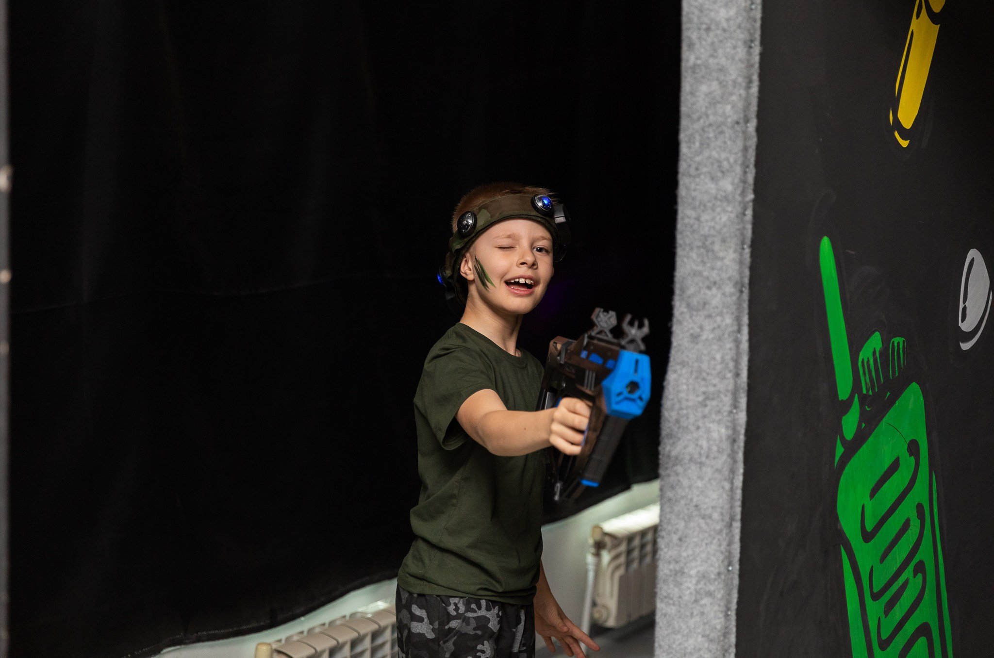 Платону 8 лет, лазертаг Zаряд. Фотограф Татьяна Генева