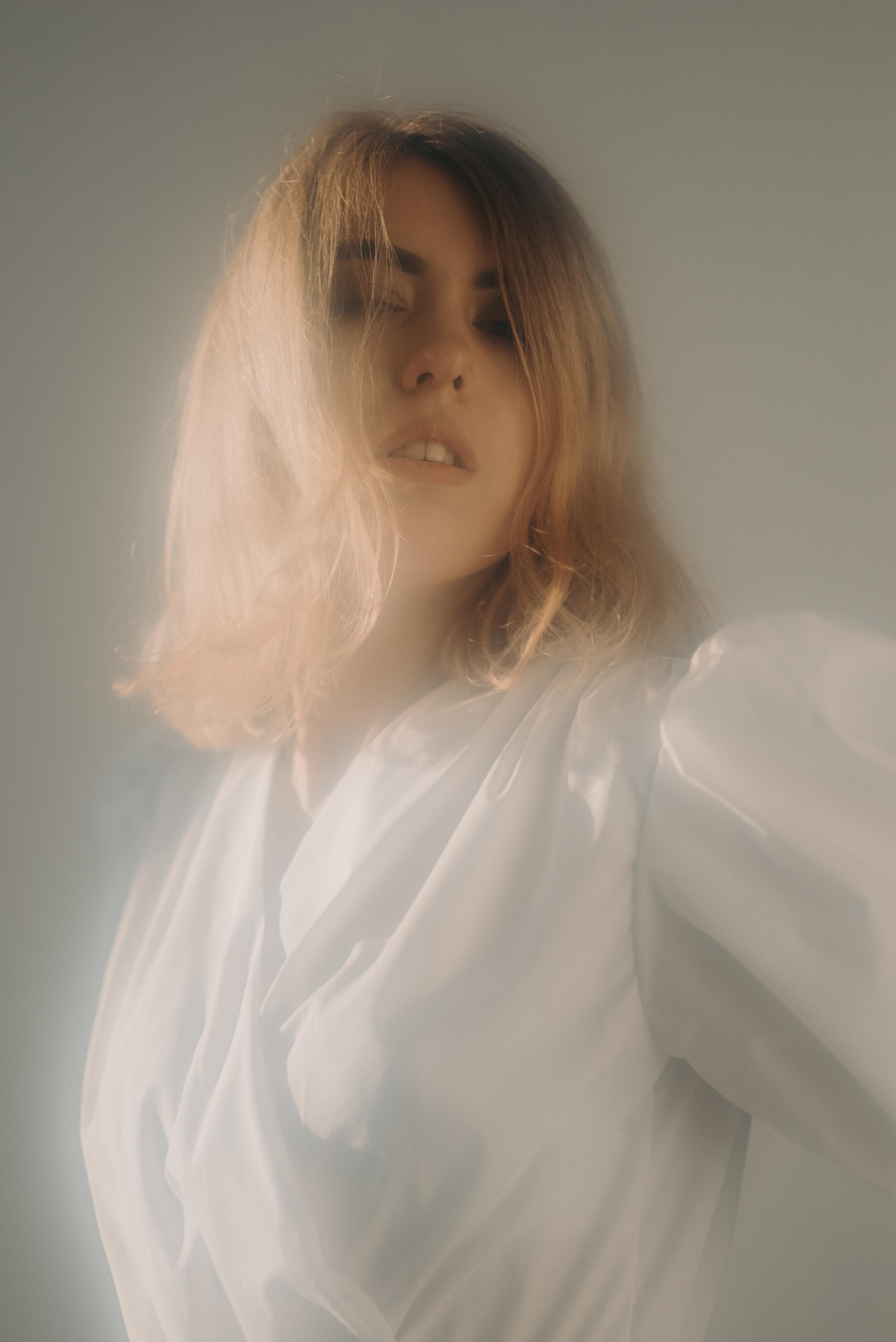 Нежный студийный портрет. Z H U R A V L E V