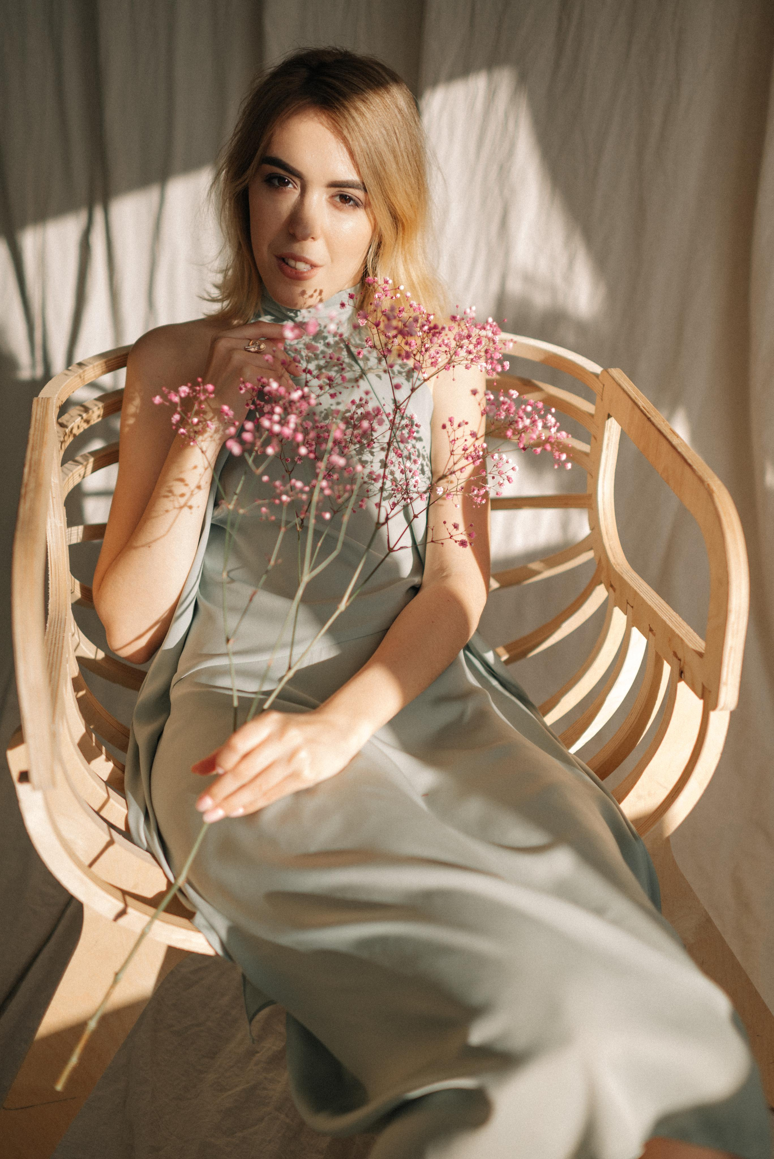 Нежный студийный портрет. Z H U R A V L E V