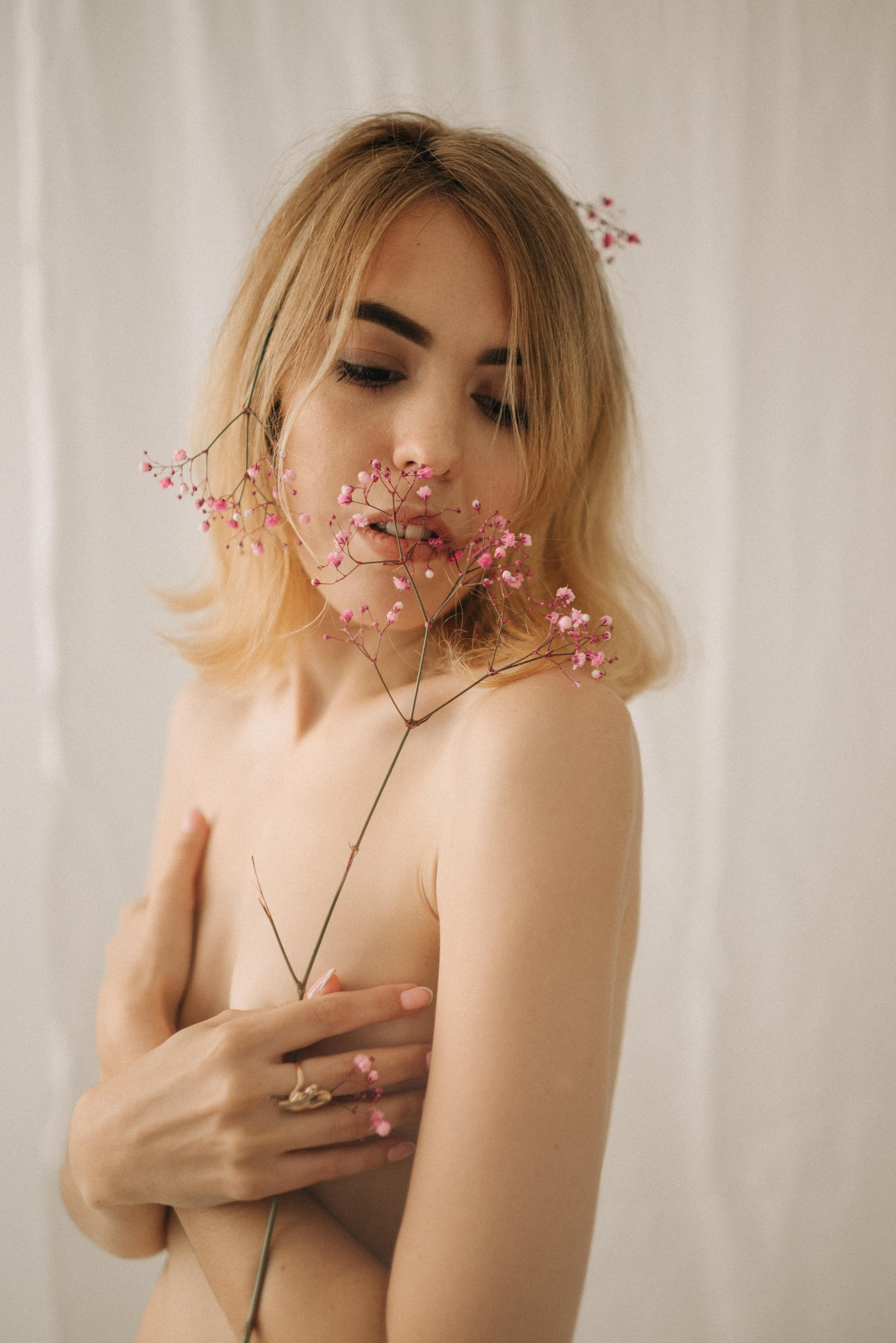 Нежный студийный портрет. Z H U R A V L E V