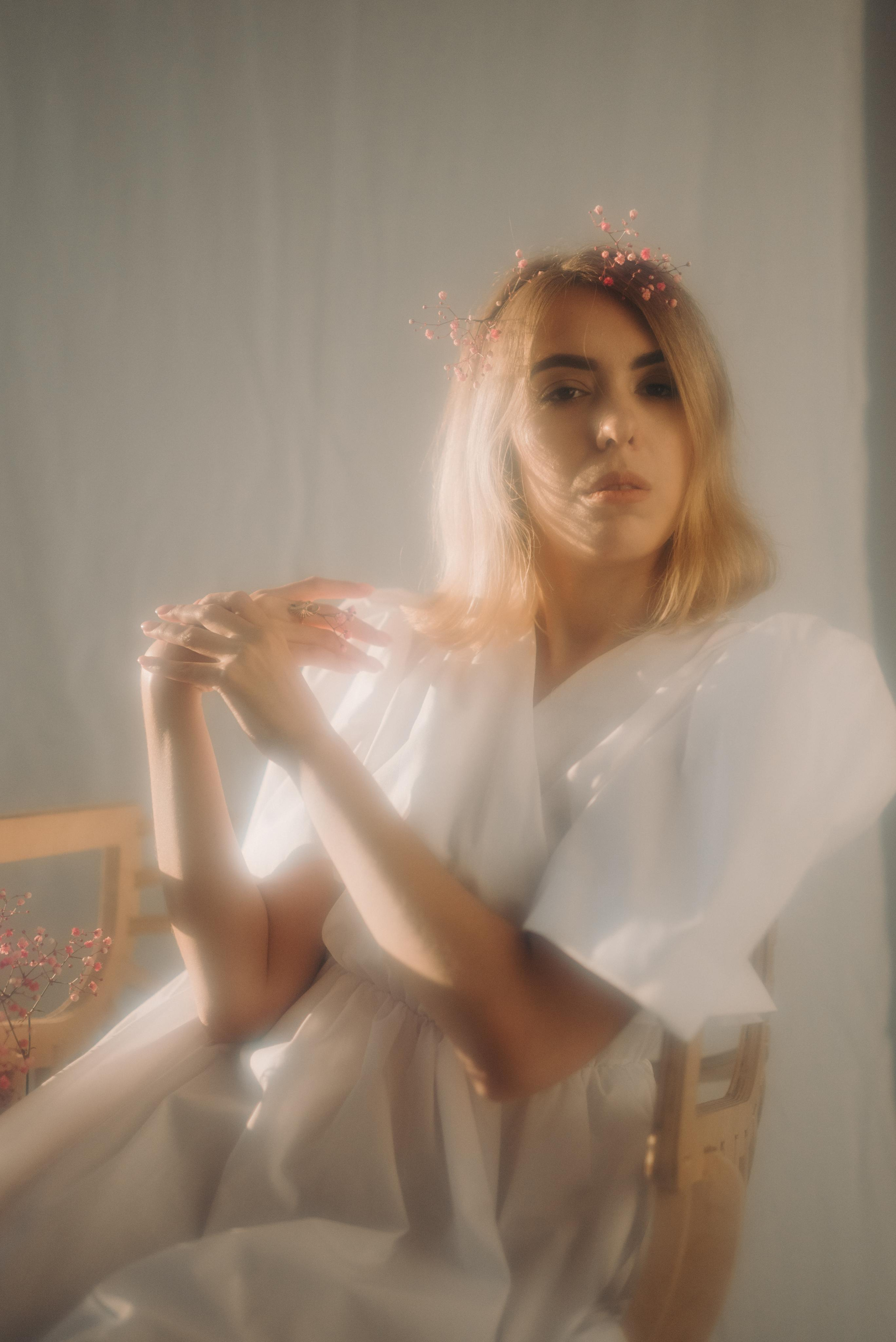 Нежный студийный портрет. Z H U R A V L E V