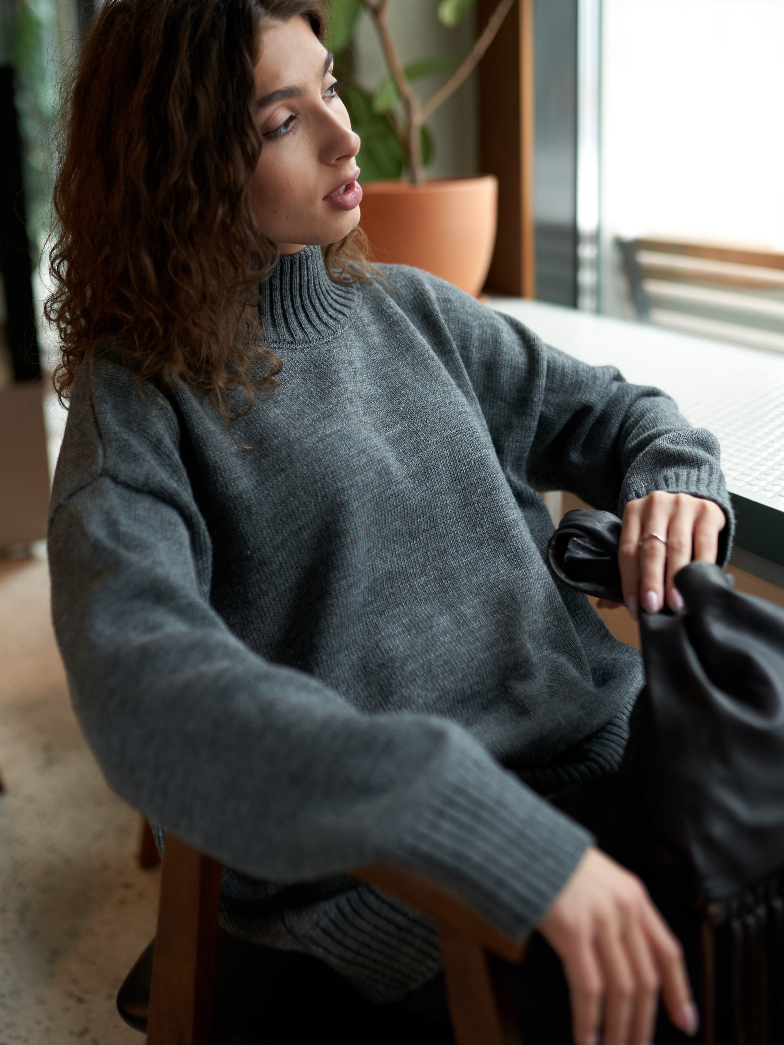 Съемка в кафе для бренда женской одежды