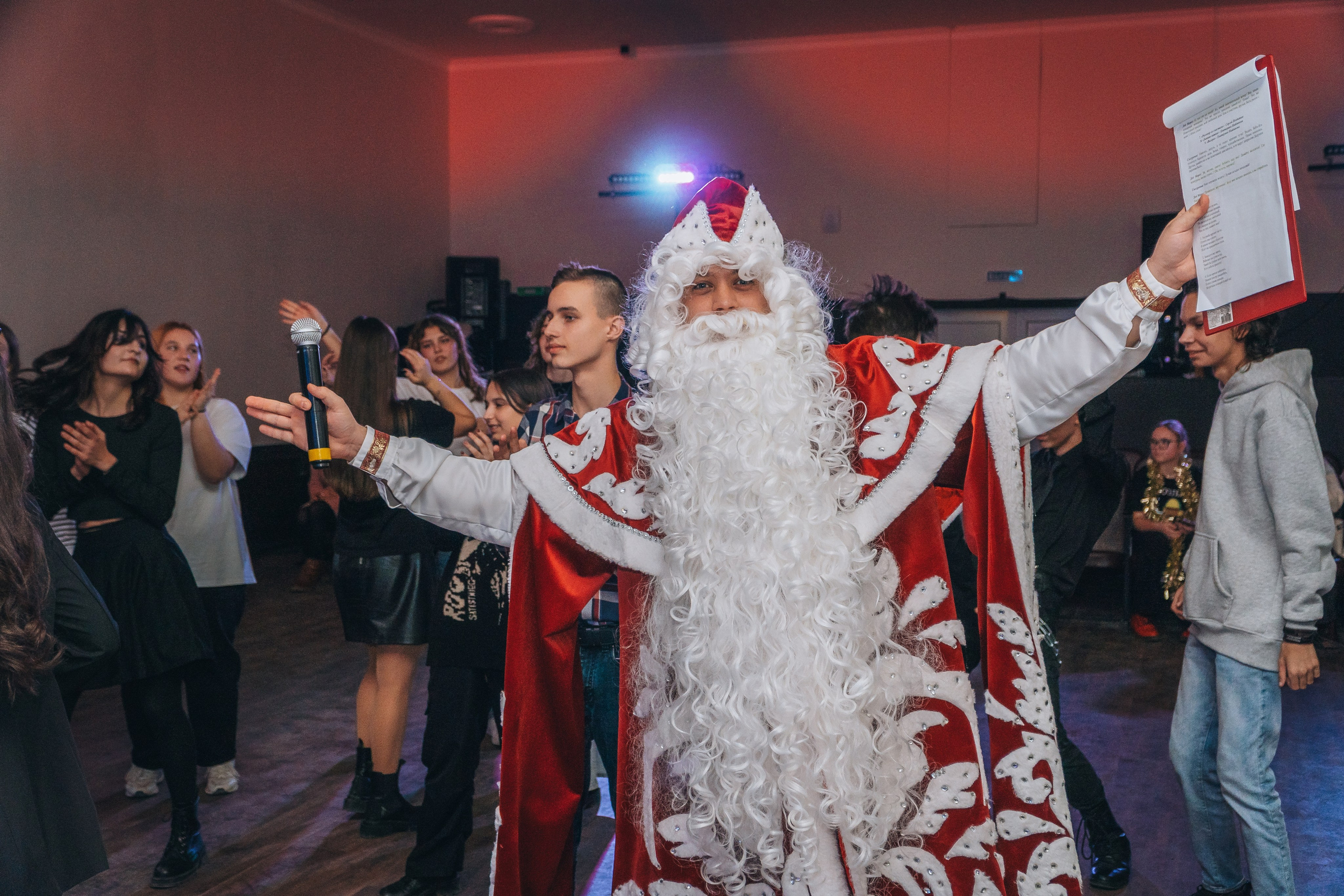 «Новый год к нам мчится». Новотитаровский Дом культуры