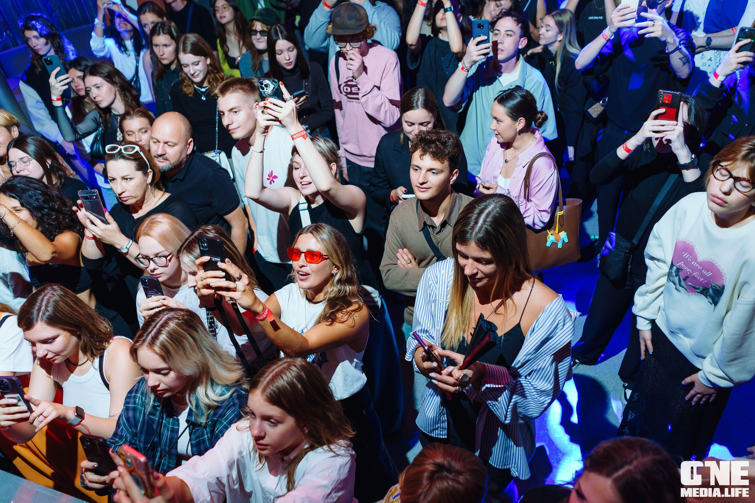 Фоторепортаж из клуба UNIVERSAL. One Media Life: фоторепортажи, фотоотчеты с мероприятий и заведений