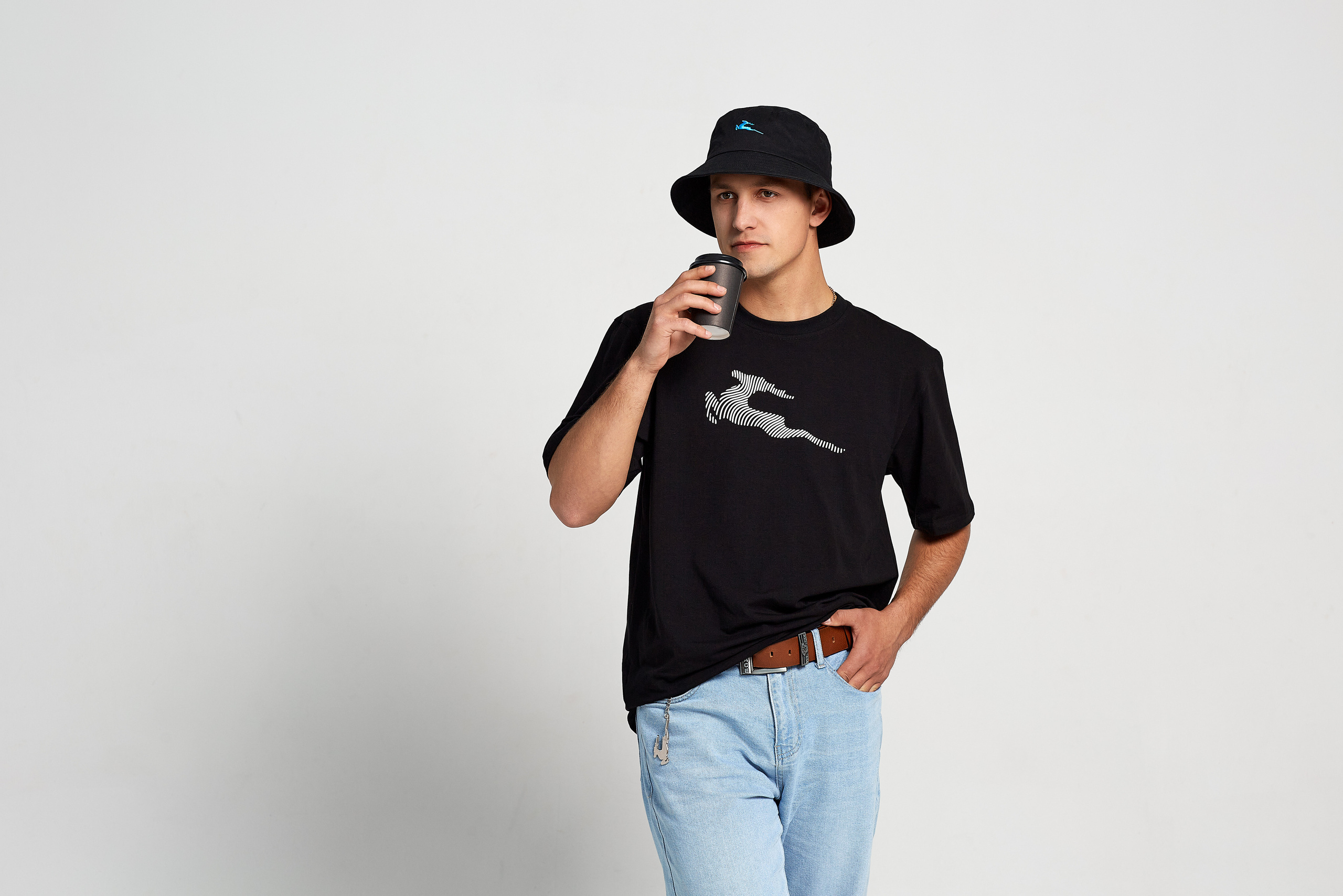 Съёмка официальных товаров для бренда. Антон Артюшин, портретный фотограф. Москва