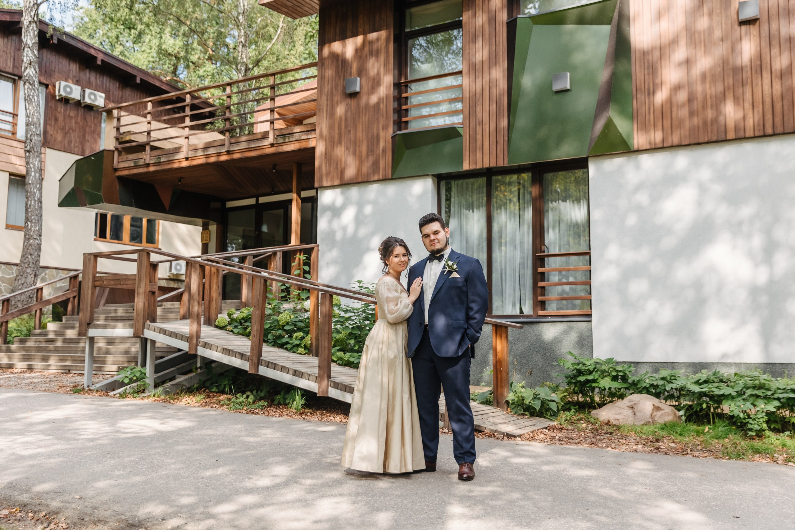 Организация свадьбы, корпоратива, юбилея на веранде в Якушево. Банкетный зал Веранда в Якушево у озера для свадеб, юбилеев, корпоративов. Официальный сайт