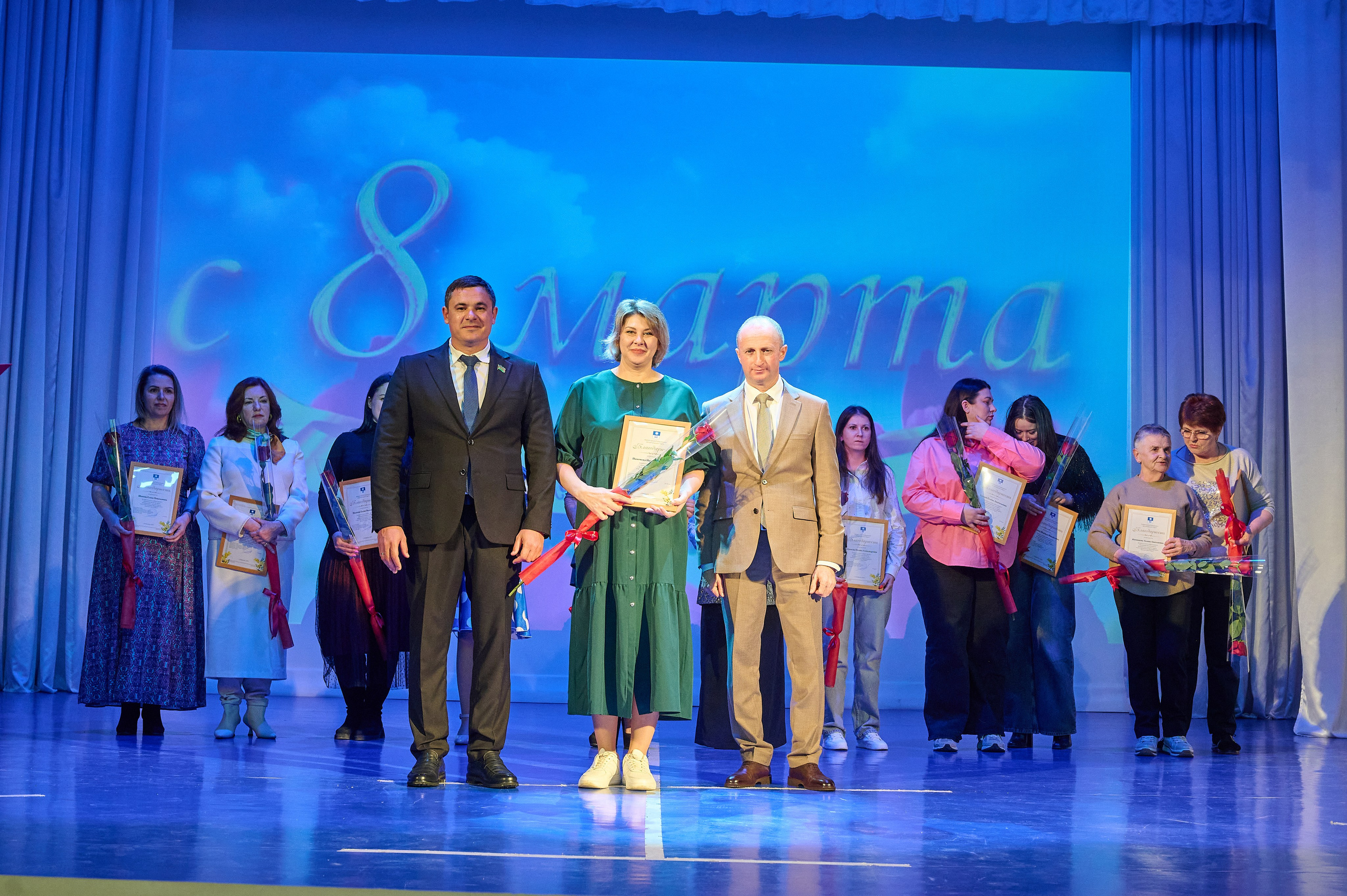 8 марта Марьина роща. Жизнь курорта Кабардинка в фотографиях