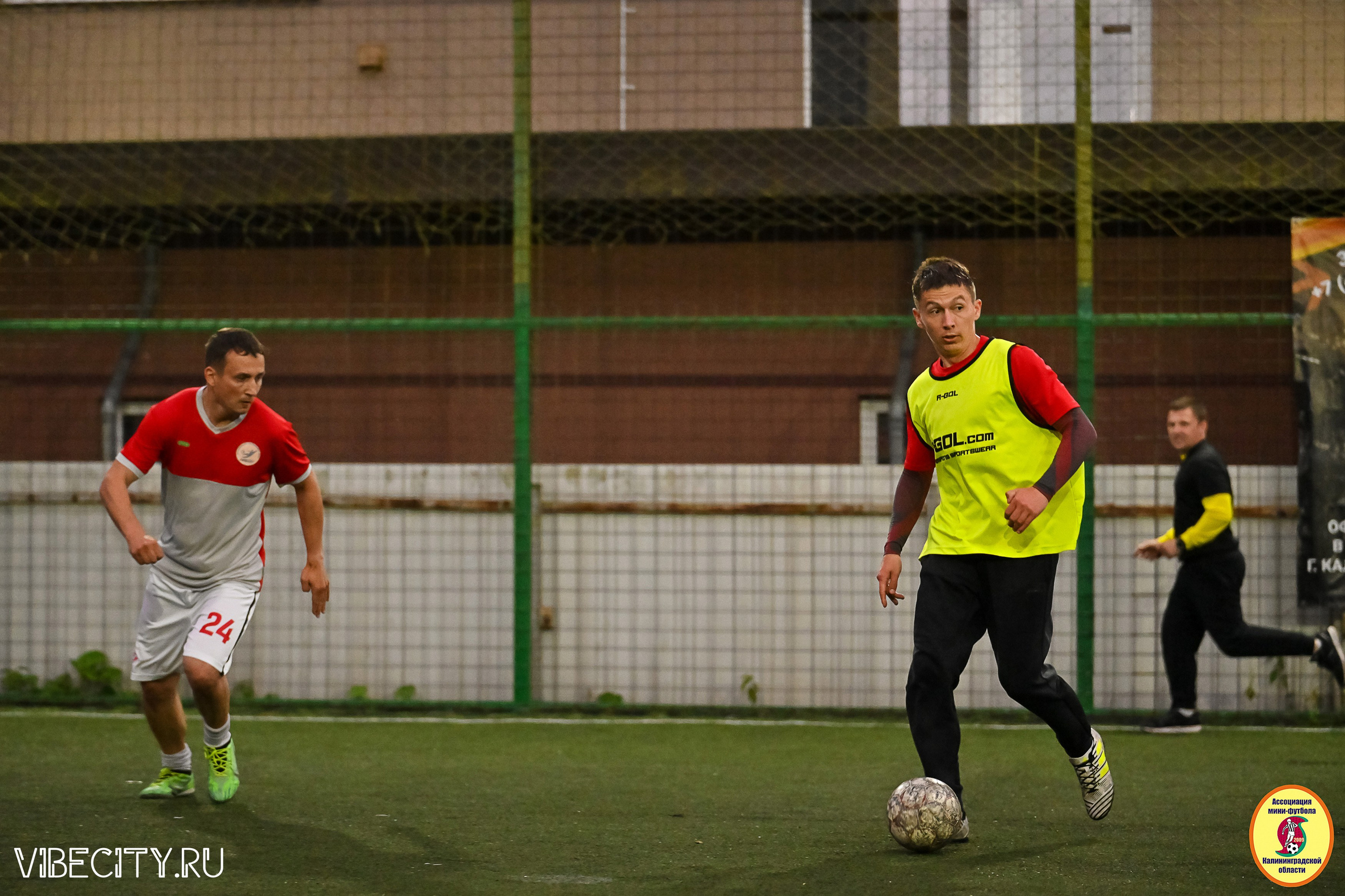 ИГРЫ МИНИ-ФУТБОЛЬНОЙ И КОРПОРАТИВНОЙ ЛИГИ. VIBECITY.RU Вайб Сити Ру Фоторепортажи Фотоотчеты Калининград