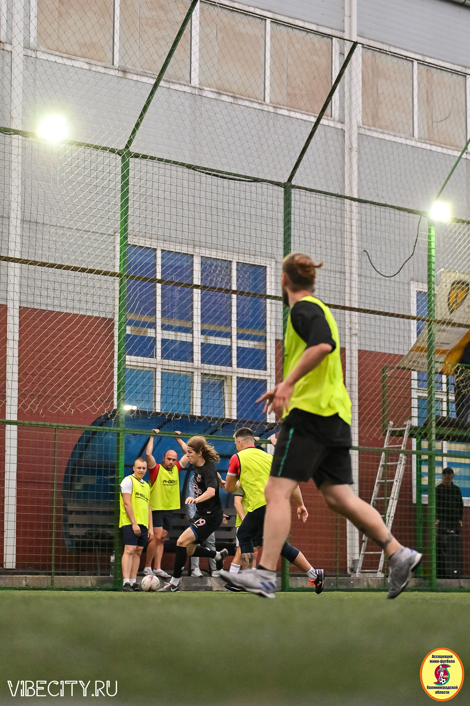 ИГРЫ МИНИ-ФУТБОЛЬНОЙ И КОРПОРАТИВНОЙ ЛИГИ. VIBECITY.RU Вайб Сити Ру Фоторепортажи Фотоотчеты Калининград