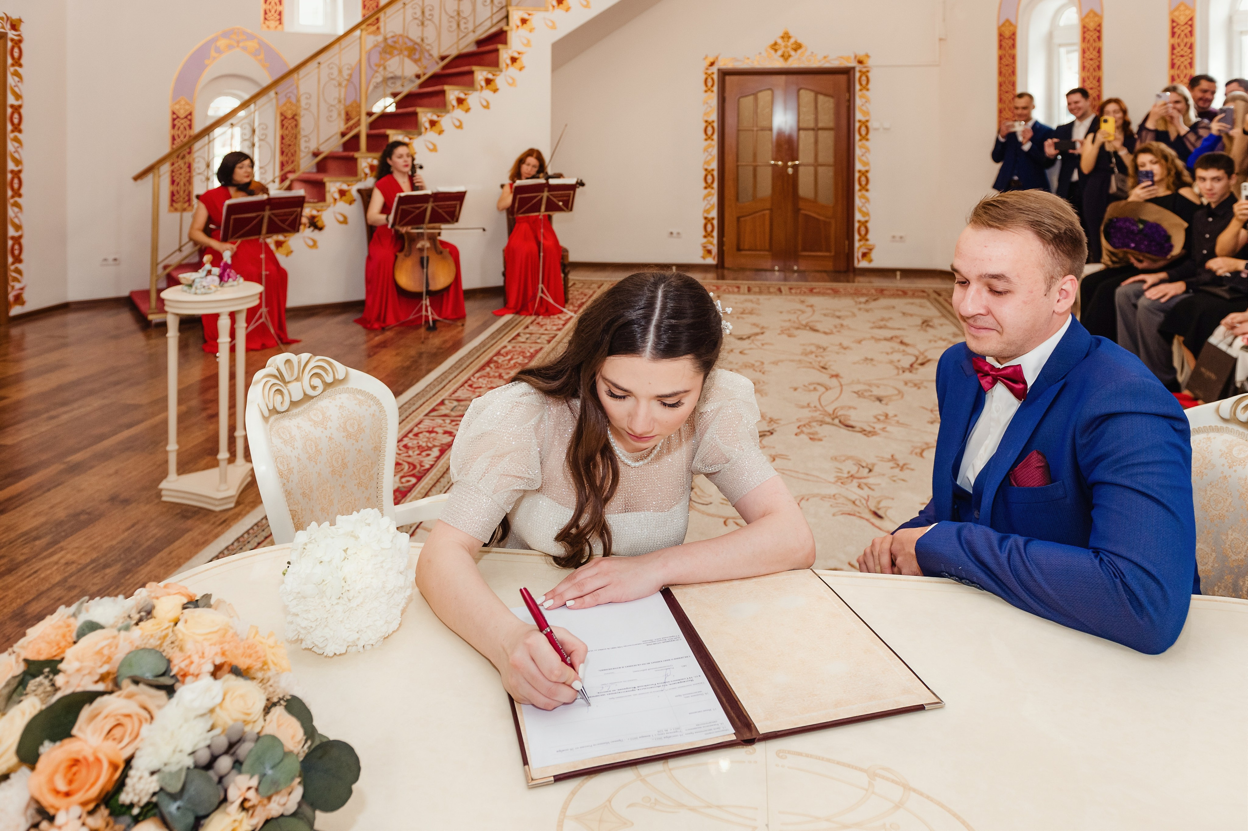 Фотосессия в ЗАГСе. Фотограф на регистрацию в ЗАГС. Фотосессии в Москве, женский и семейный фотограф Юлия Михайленко