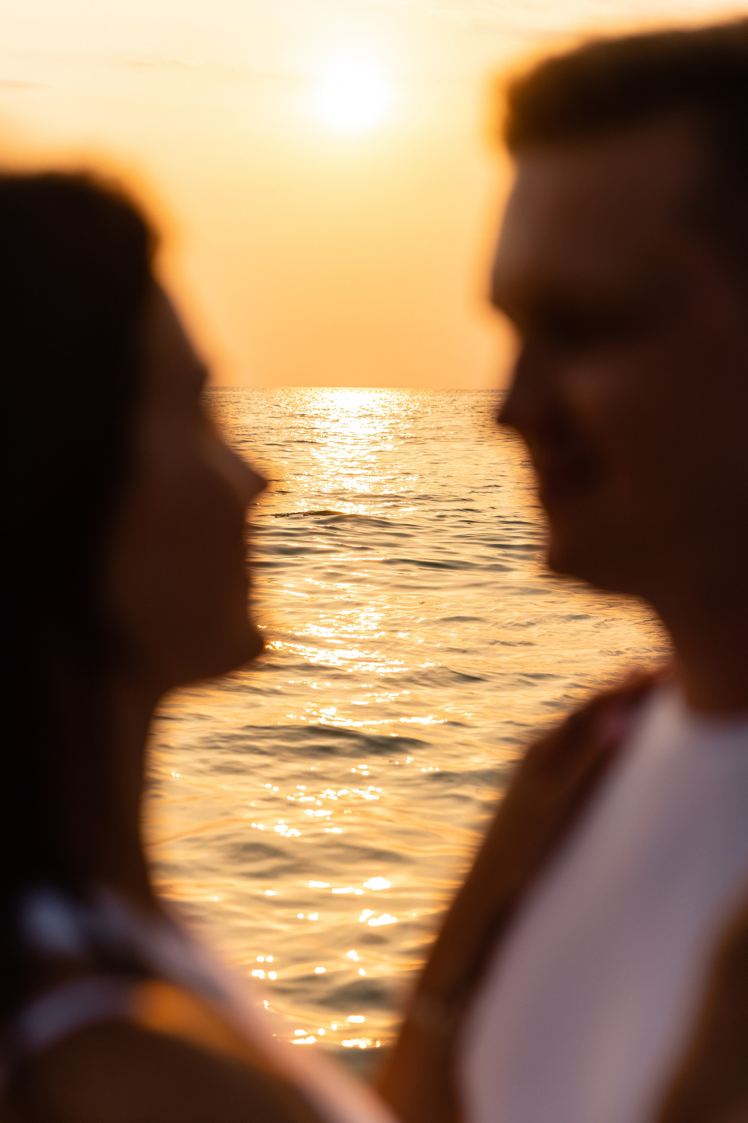 Love Story на Пхукете: фотосессия для пары на пляже Карон. Фотограф на Пхукете в Таиланде