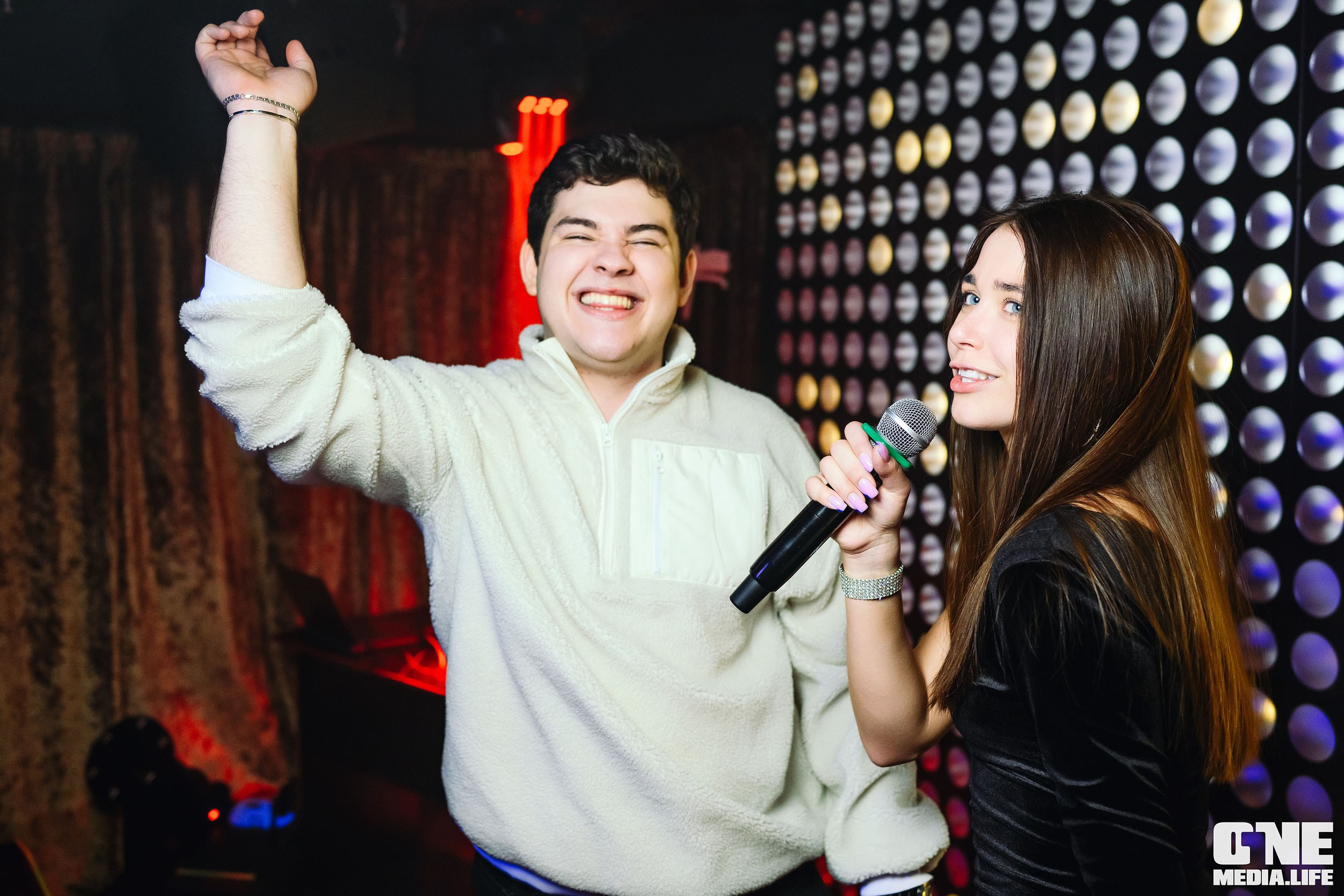 Фотоотчет с вечеринки в караоке-клубе Эйфория. One Media Life: фоторепортажи, фотоотчеты с мероприятий и заведений