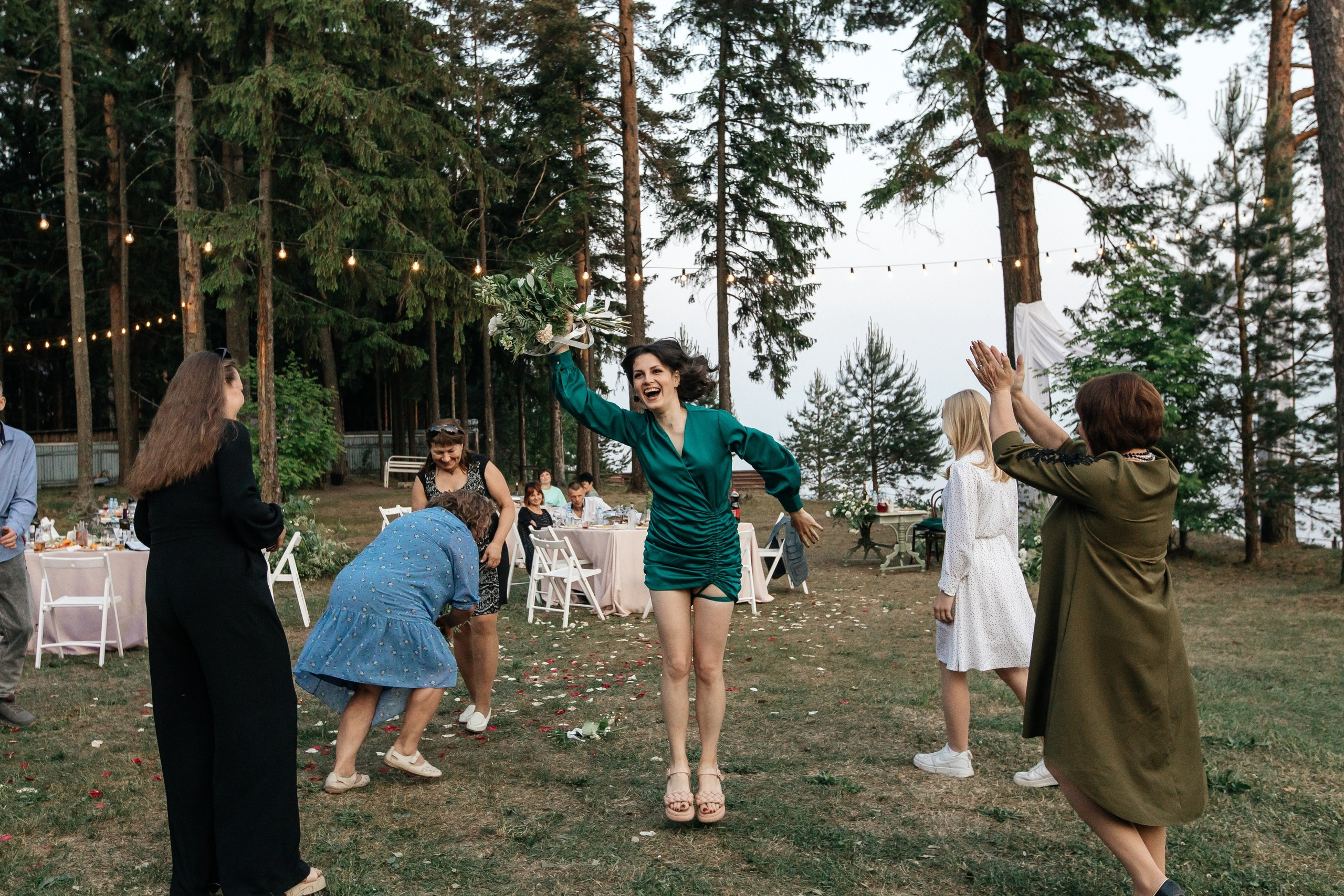 А & Ю | Камерная свадьба под открытым небом. Свадебный фотограф Настя Шелл г. Череповец