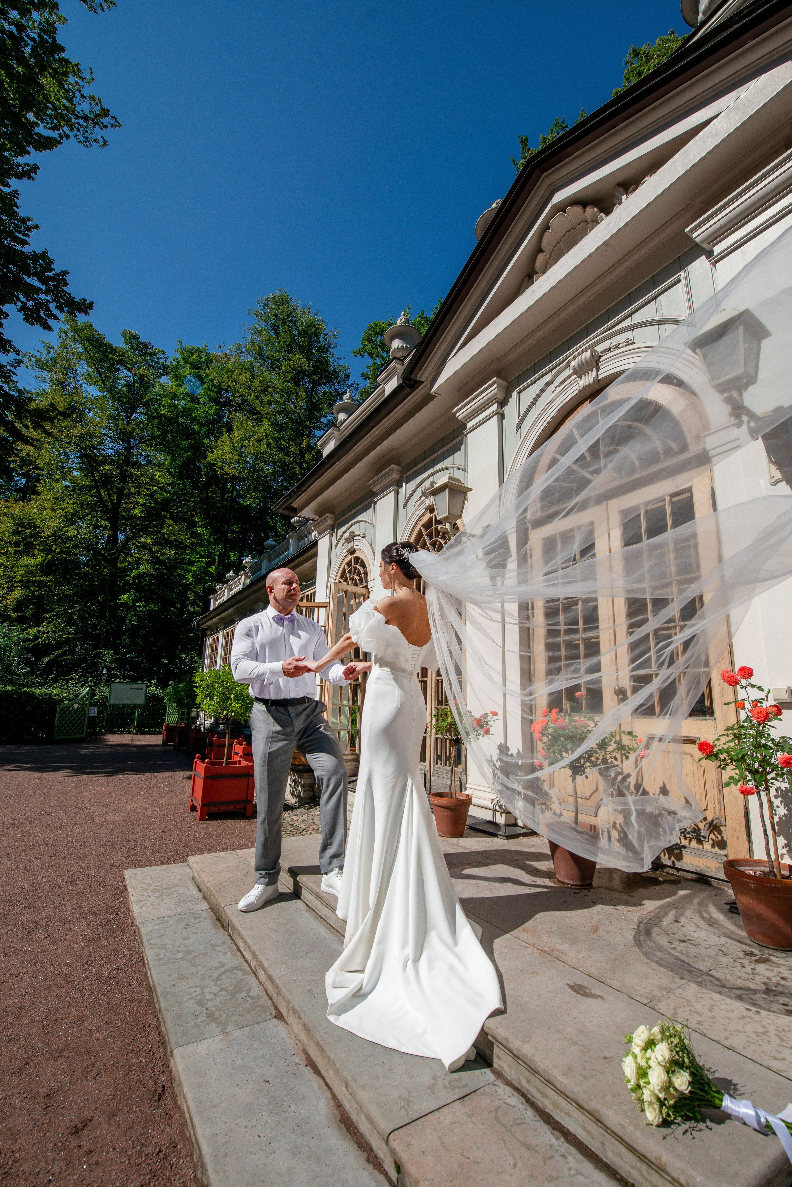 Летняя свадьба В Санкт-Петербурге и красивой выездной регистрацией Даши и Саши. Воздушная свадебная фотосессия в Петербурге. Портретный, семейный и свадебный фотограф в Санкт-Петербурге и в Пушкине Ширяев Денис