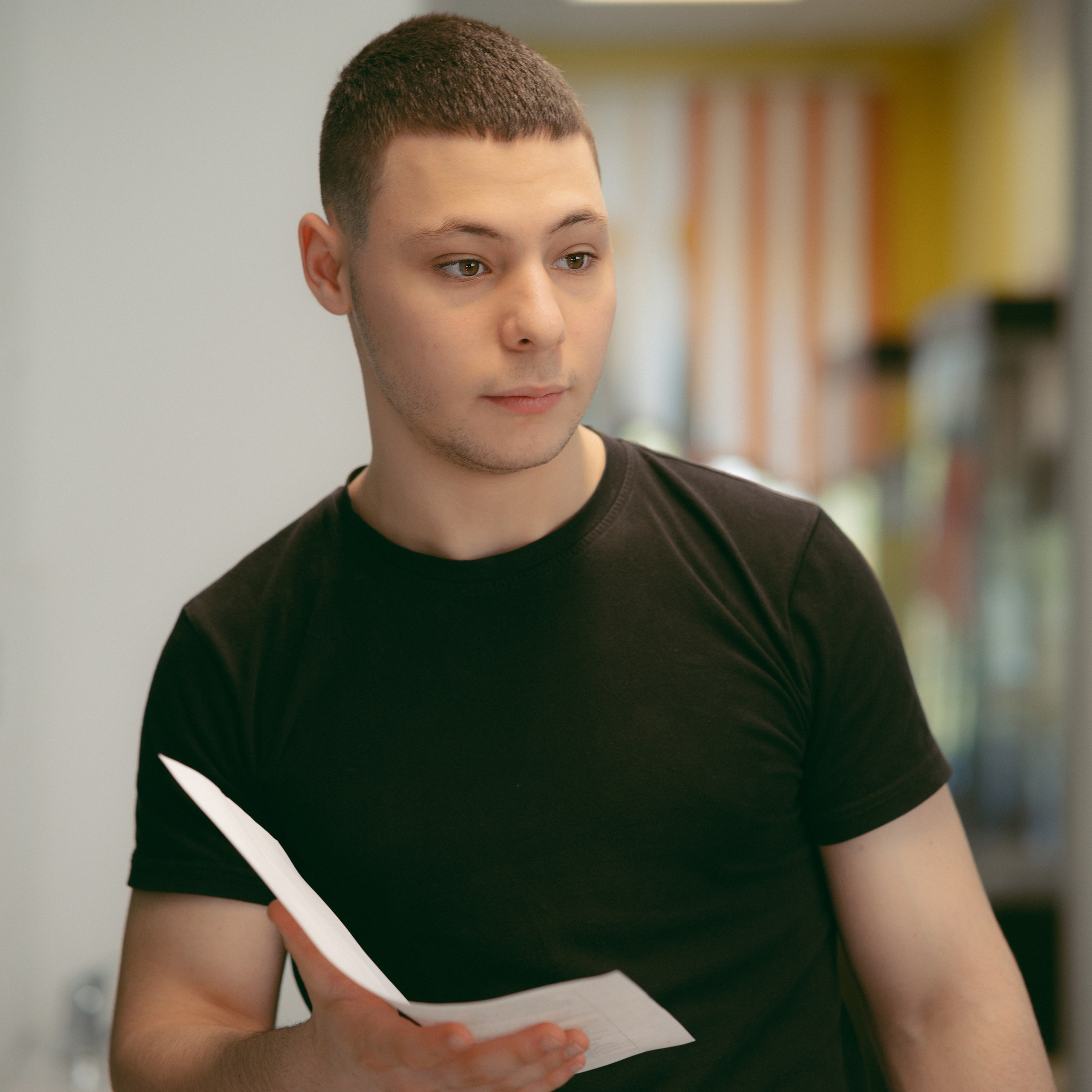 Schoolbook. Школьный фотограф в Валуйках. Фотосессии для выпускников и изготовление выпускных альбомов в городе Валуйки и в Белгородской области