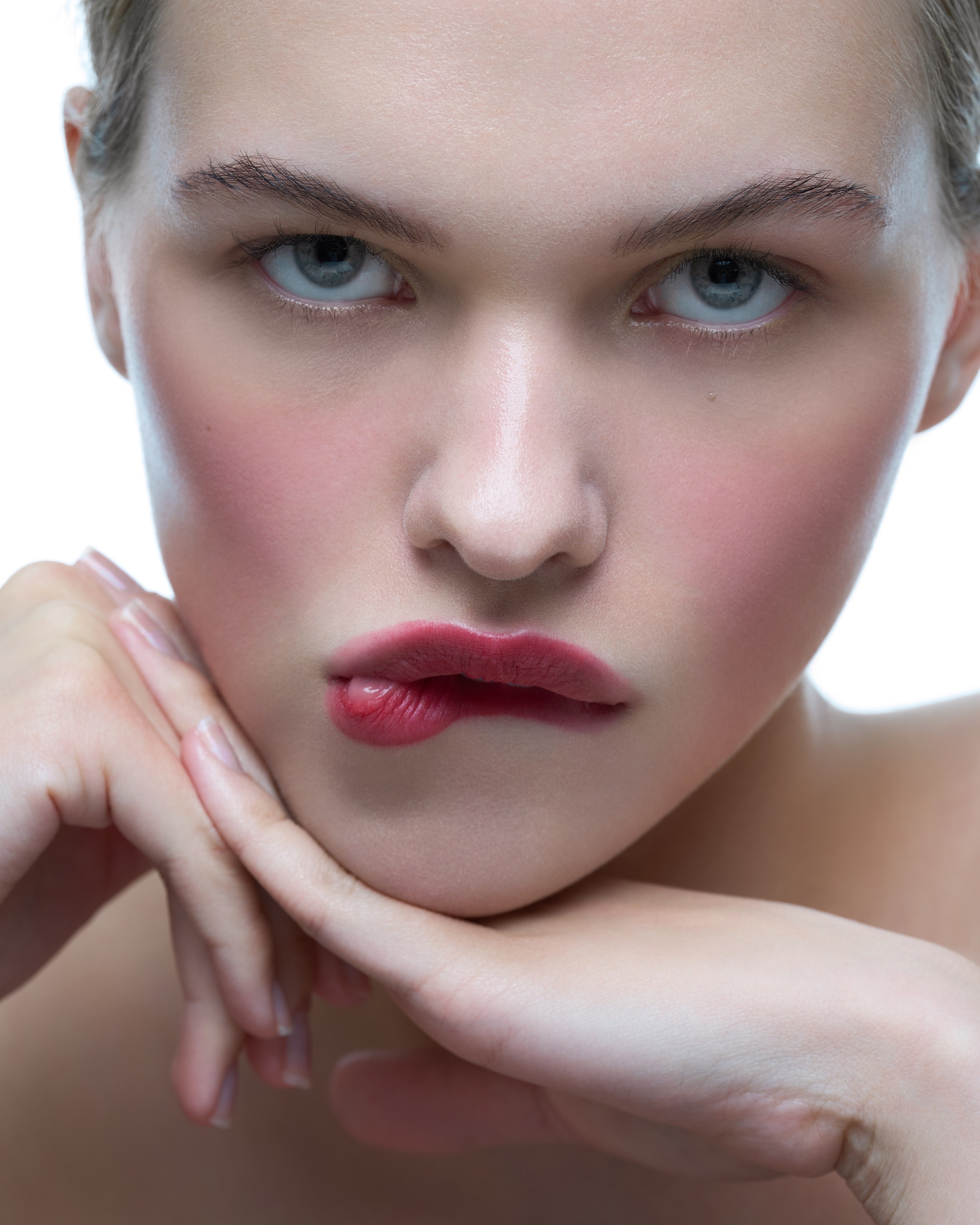 Oksana Ilenko. Product photographer and set designer, St. Petersburg