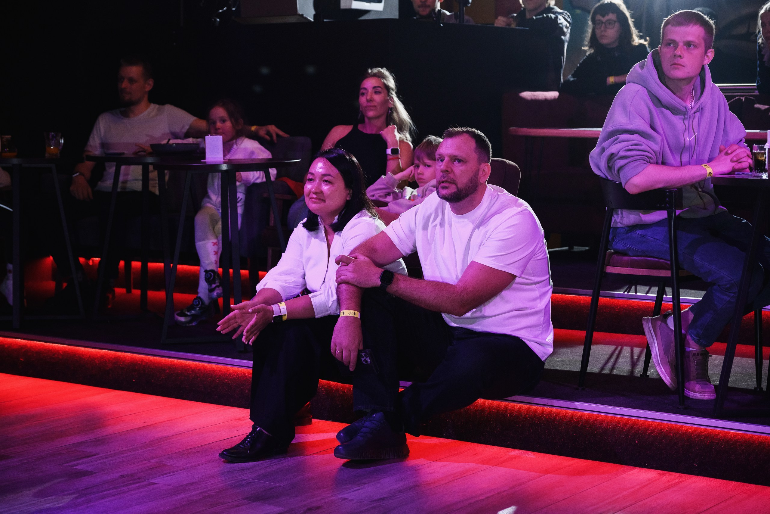 Фотосъемка барабанного концерта в баре 33/45 в Петропавловске-Камчатском, Энергичная концертная фотосессия в баре 33/45 в Петропавловске-Камчатском, Живые кадры с выступления барабанщиков в Петропавловске-Камчатском, Яркие эмоции и драйв на концерте в баре 33/45, Стоимость фотосъемки музыкальных мероприятий в Петропавловске-Камчатском.