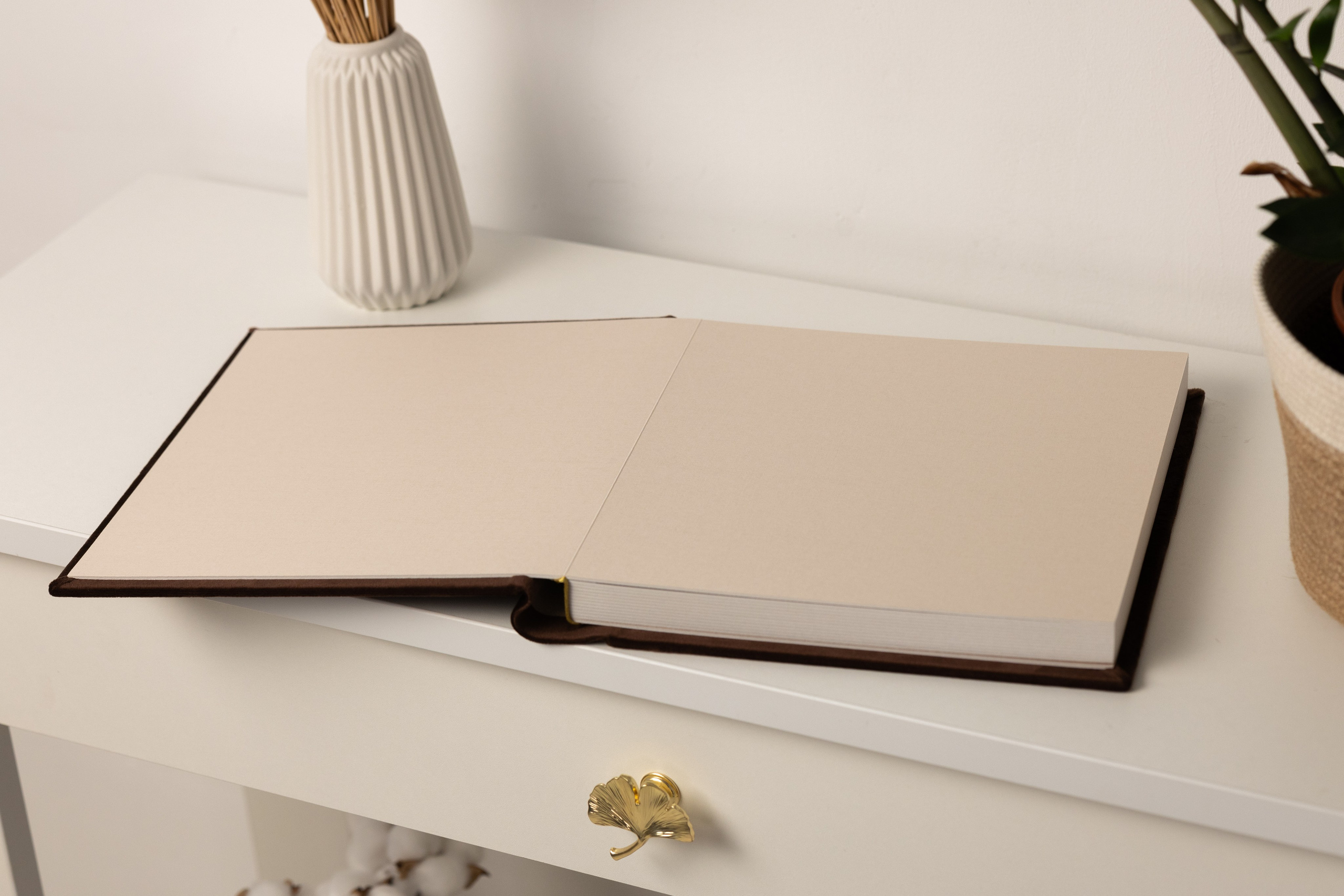 Книги Премиум. Фото- и видеосъёмка крещения и венчания. Фотограф на крещение Москва