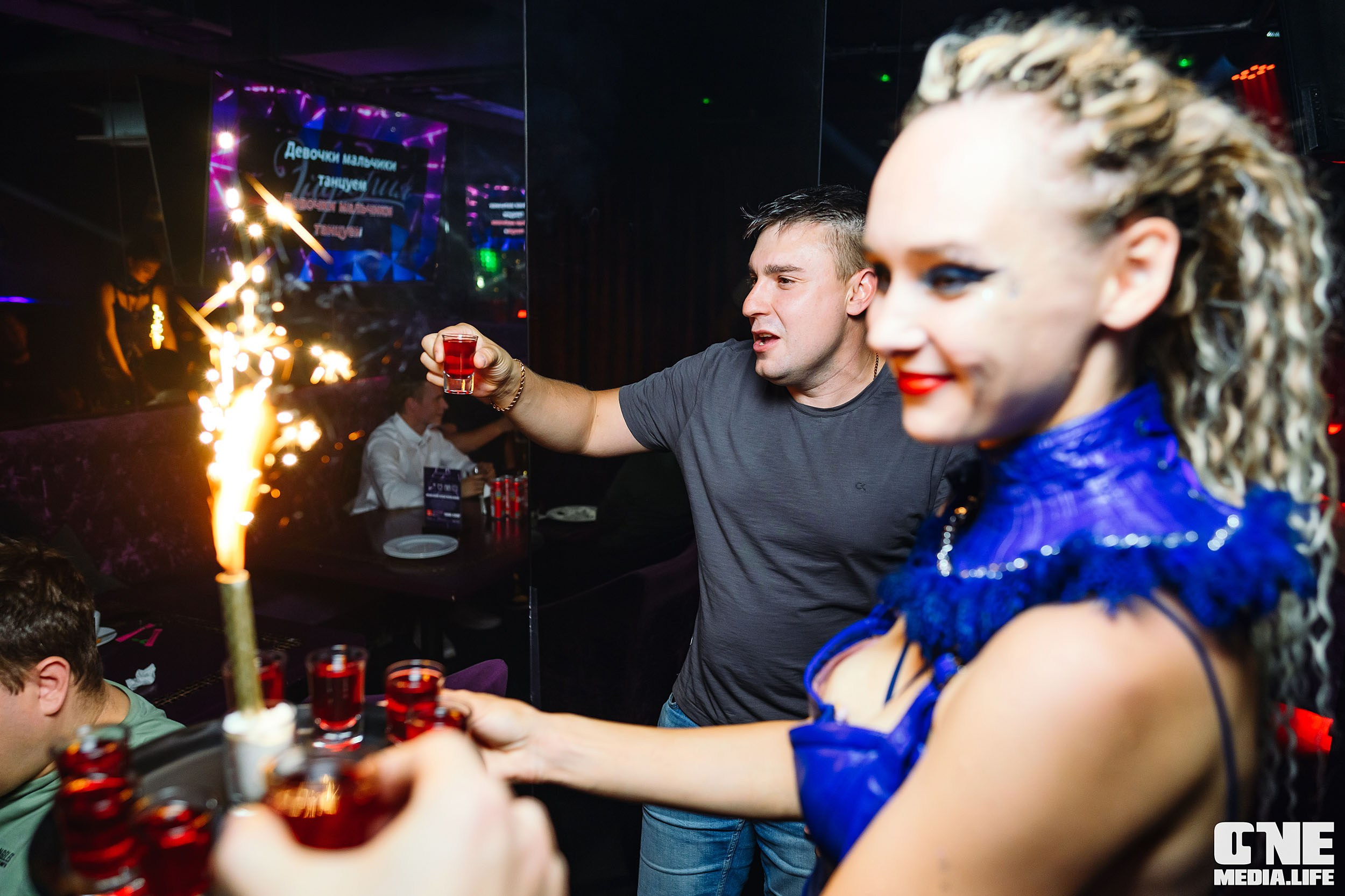 Фоторепортаж из караоке-клуба Эйфория. One Media Life: фоторепортажи, фотоотчеты с мероприятий и заведений