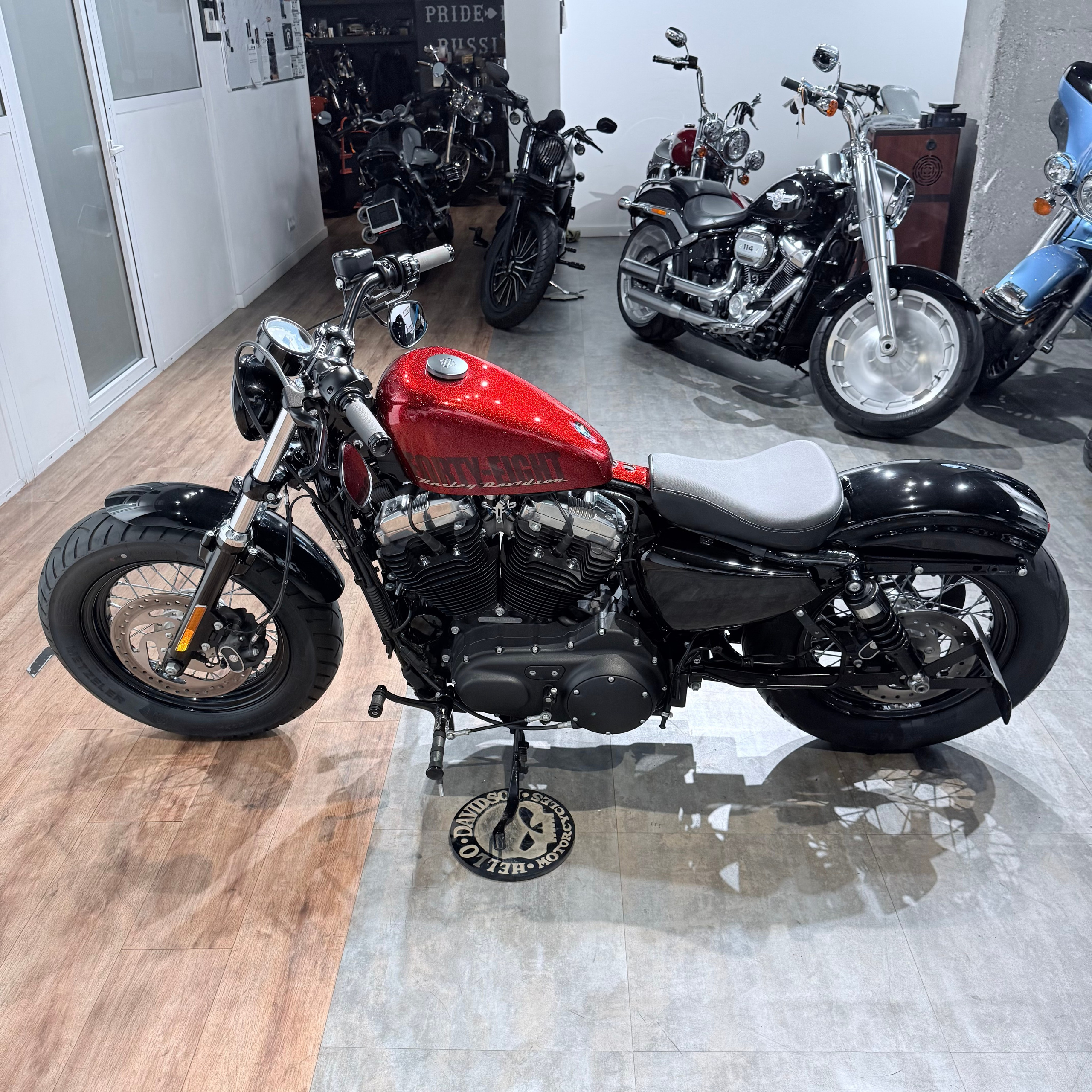 Купить Harley-Davidson 2015 Forty-Eight 1200 ABS (Softail/Dyna) — подробнее на сайте. Hello Davidson, Москва. Только хорошие мотоц
