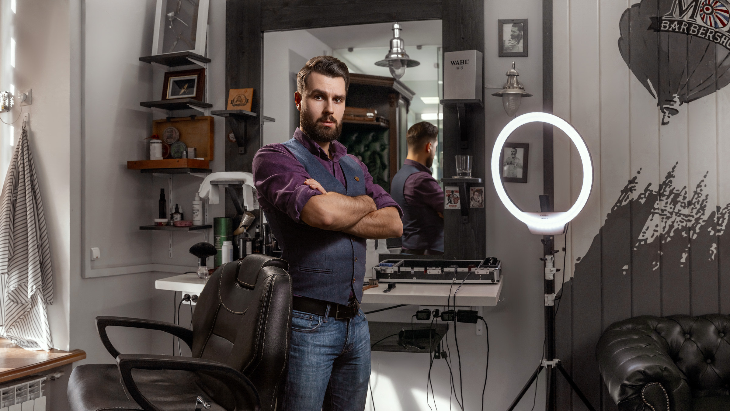 Мужской стильный портрет барбер