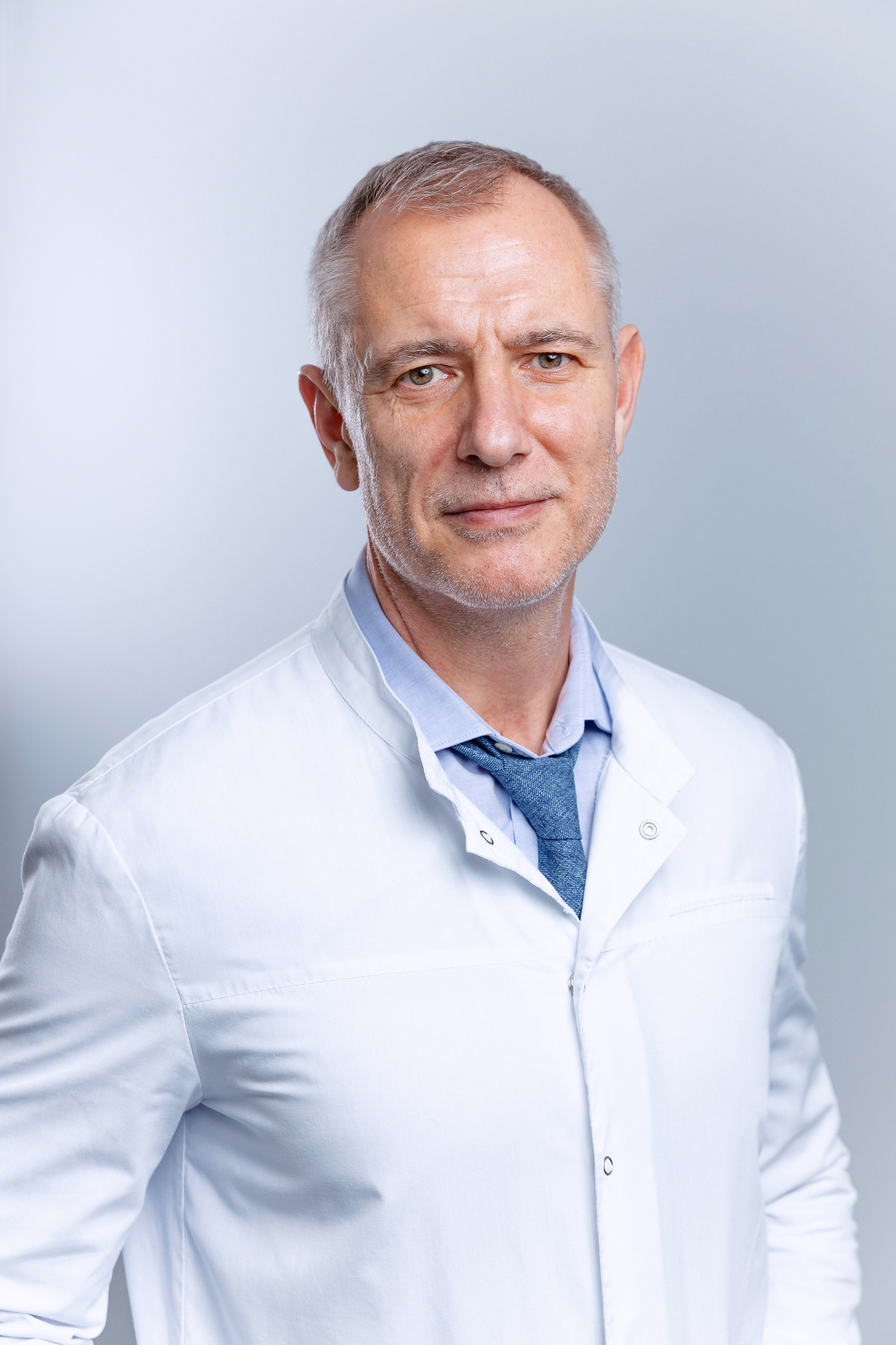 Портрет мужской врач