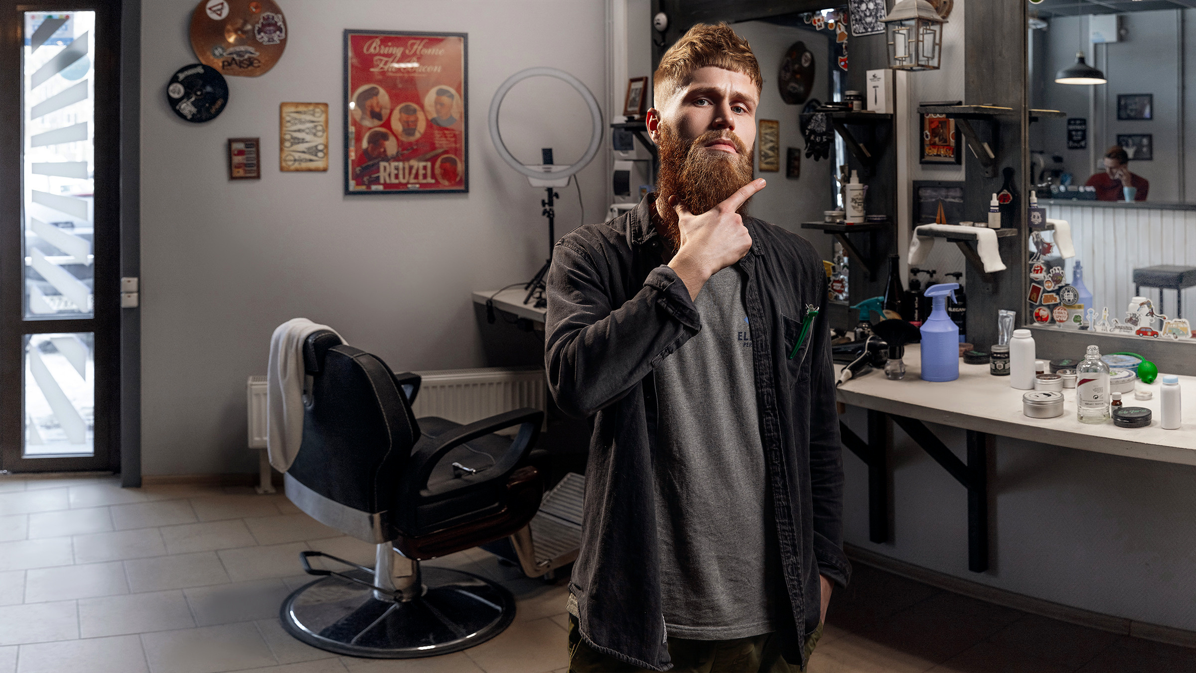 Мужской портрет барбер с бородой
