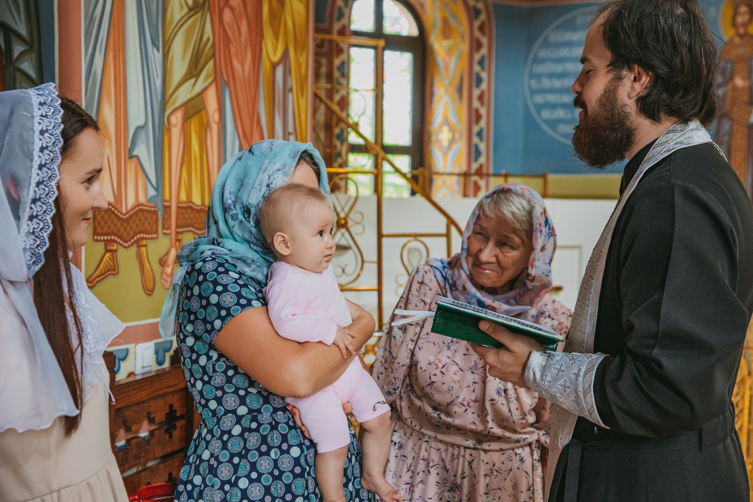 Фотограф крещение. Фотокниги и выпускные альбомы в Иваново