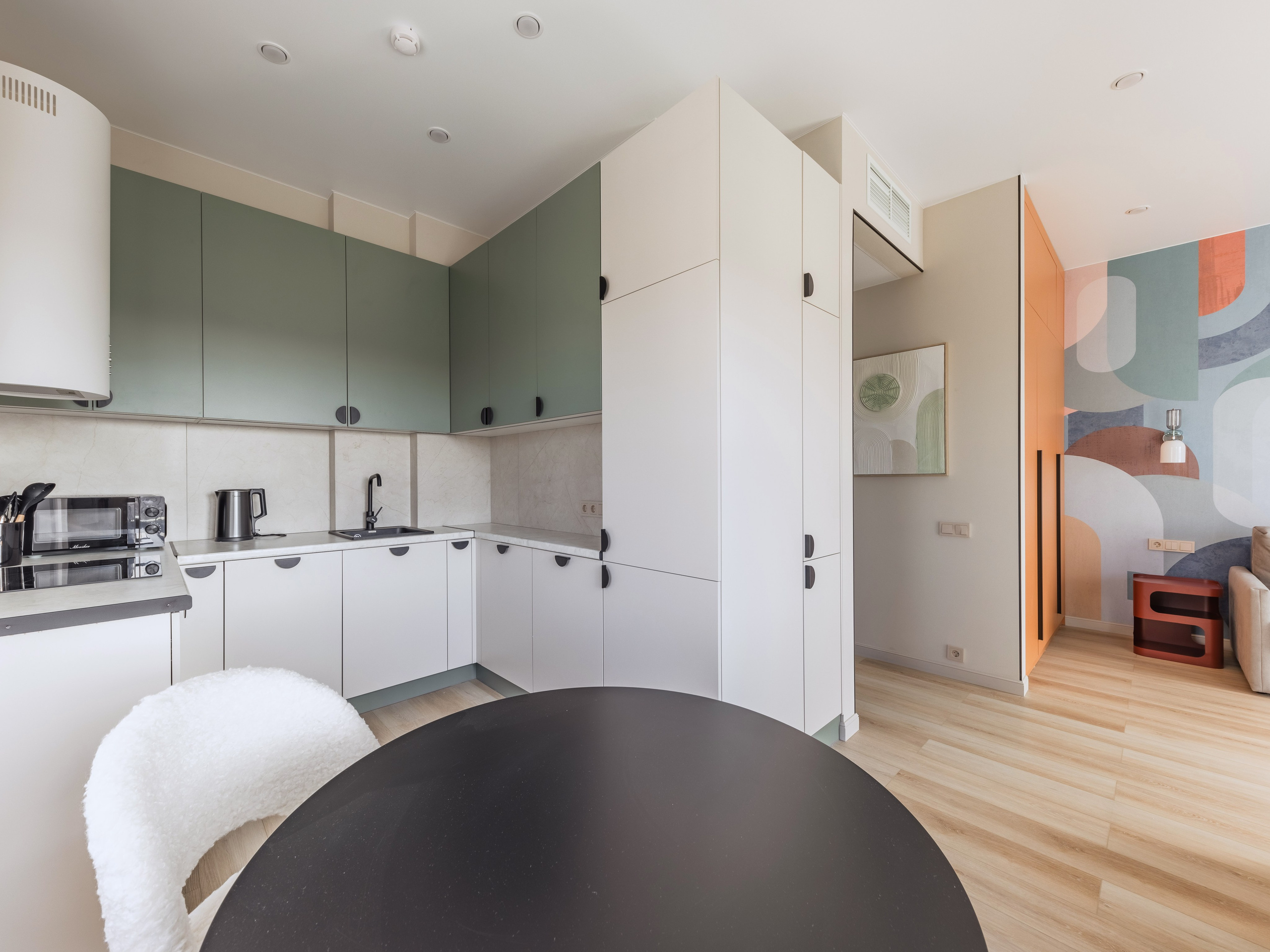 Дизайн яркой квартиры для аренды в Санкт-Петербурге ЖК Наследие интерьер от Ксении Новиковой ksudsgn цвета авторский стиль центр города. Интерьерный дизайнер из Петербурга — Ксения Новикова | ksudsgn