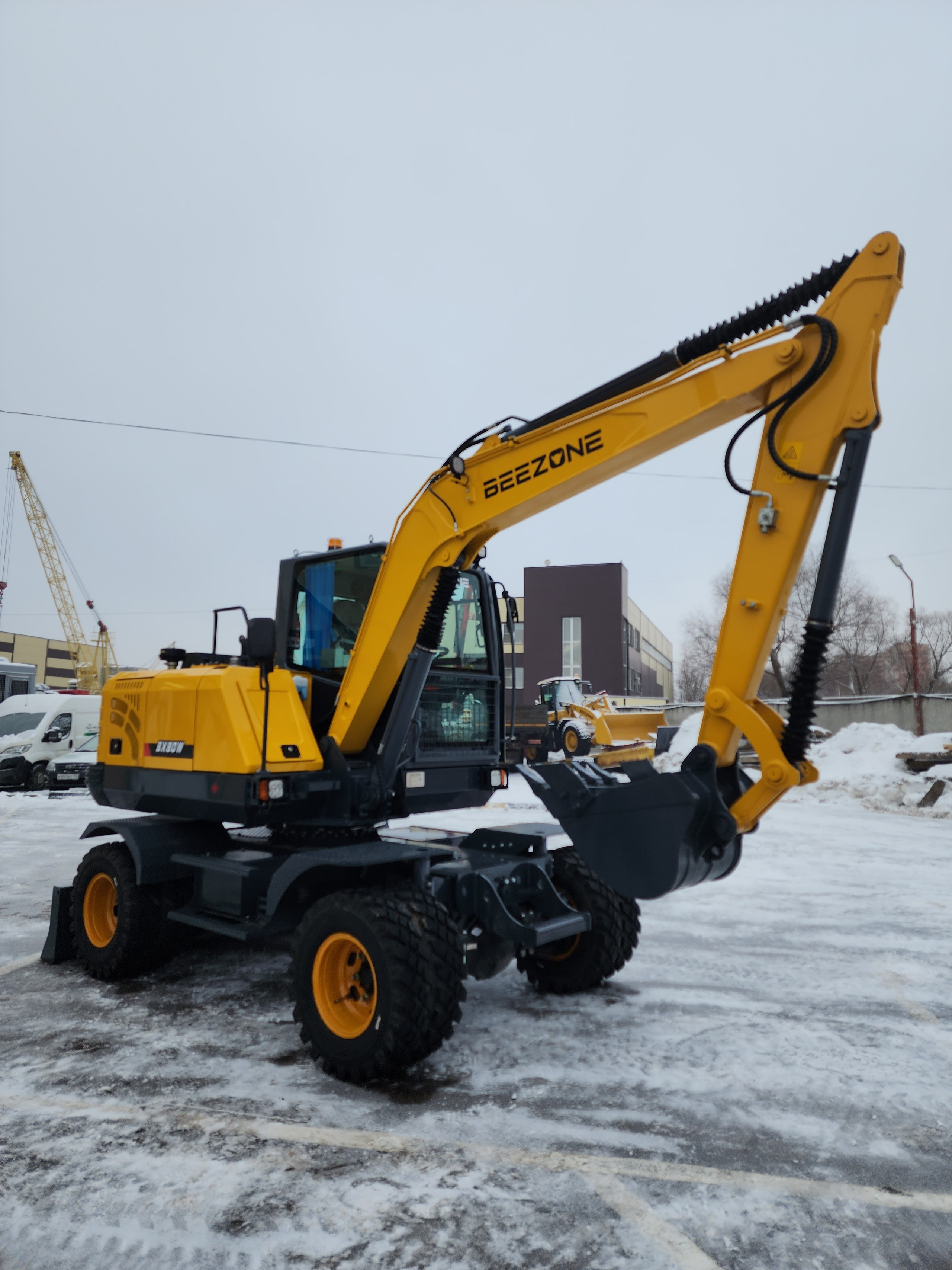 Фото кол. экс. Beezone BX80W. Продажа и обслуживание грузовой техники и спецтехники в г. Новосибирск компания СТИ