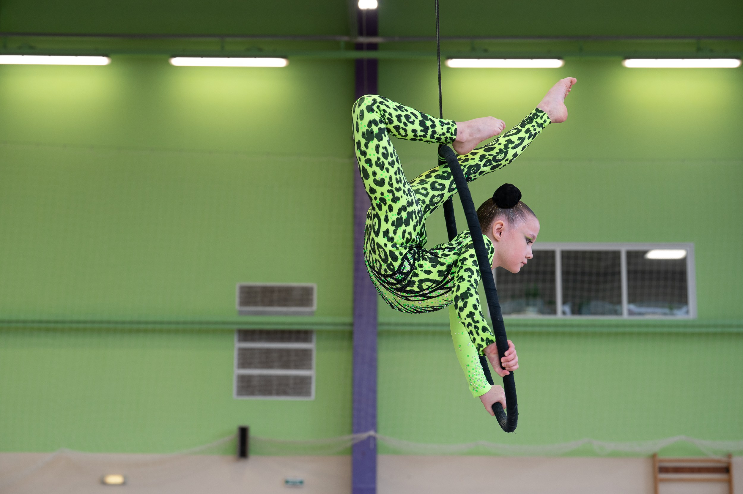 Воздушная гимнастика, 2025. Фотопортреты в Казани фотограф Олег Каракулов